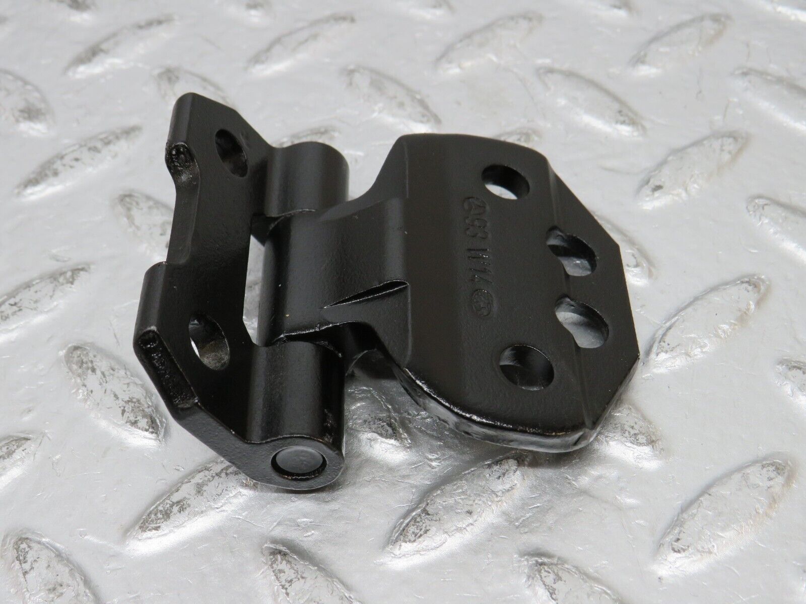 31540 Mercedes-Benz S124 220TE Wagon Door Hinge Left Side