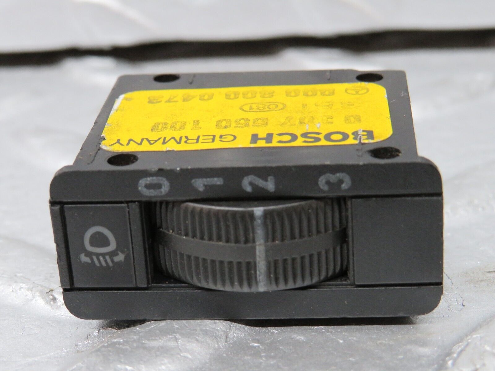 32208 Mercedes-Benz W123 230E Headlight Level Switch 0307650100 0008000473