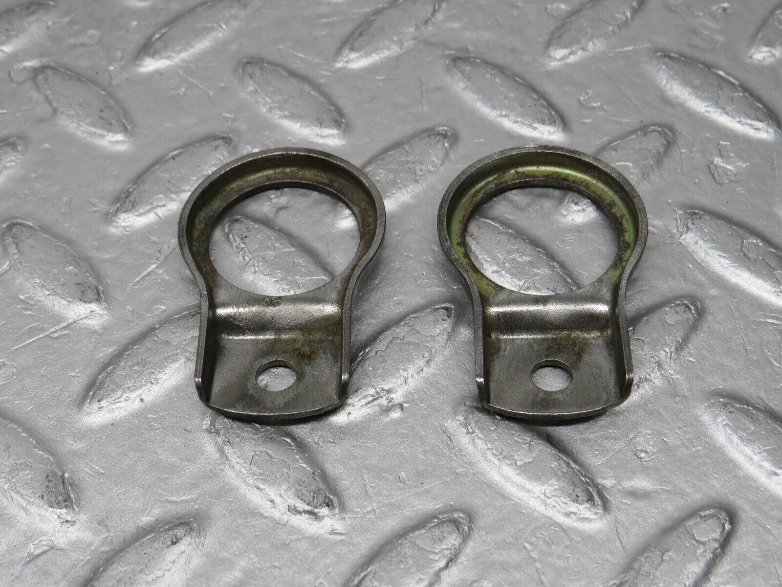 37569 Mercedes-Benz W109 300SEL Fuel Injector Bracket