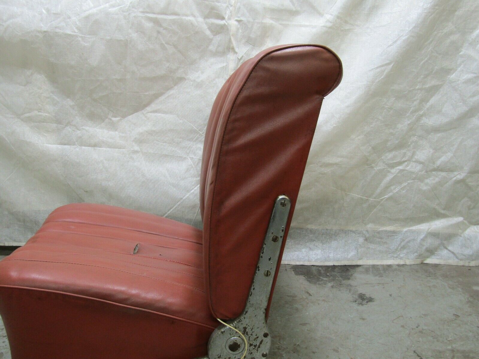 3254 Mercedes-Benz W105 PONTON Front Left Seat Driver Seat Red Faux Leather