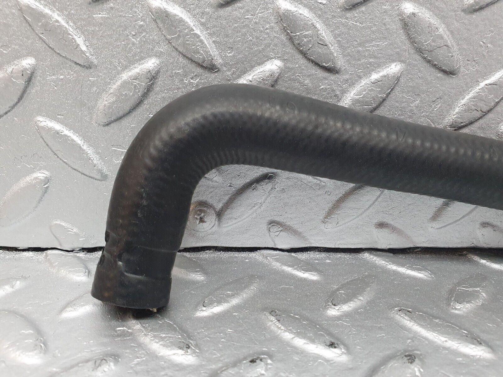 41042 Mercedes-Benz W126 300SE Heater Hose 1268320294