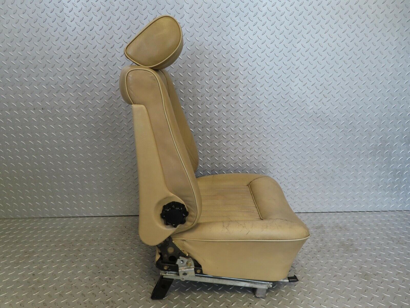 16146 Mercedes-Benz W123 280E Front Left Seat Passenger Seat