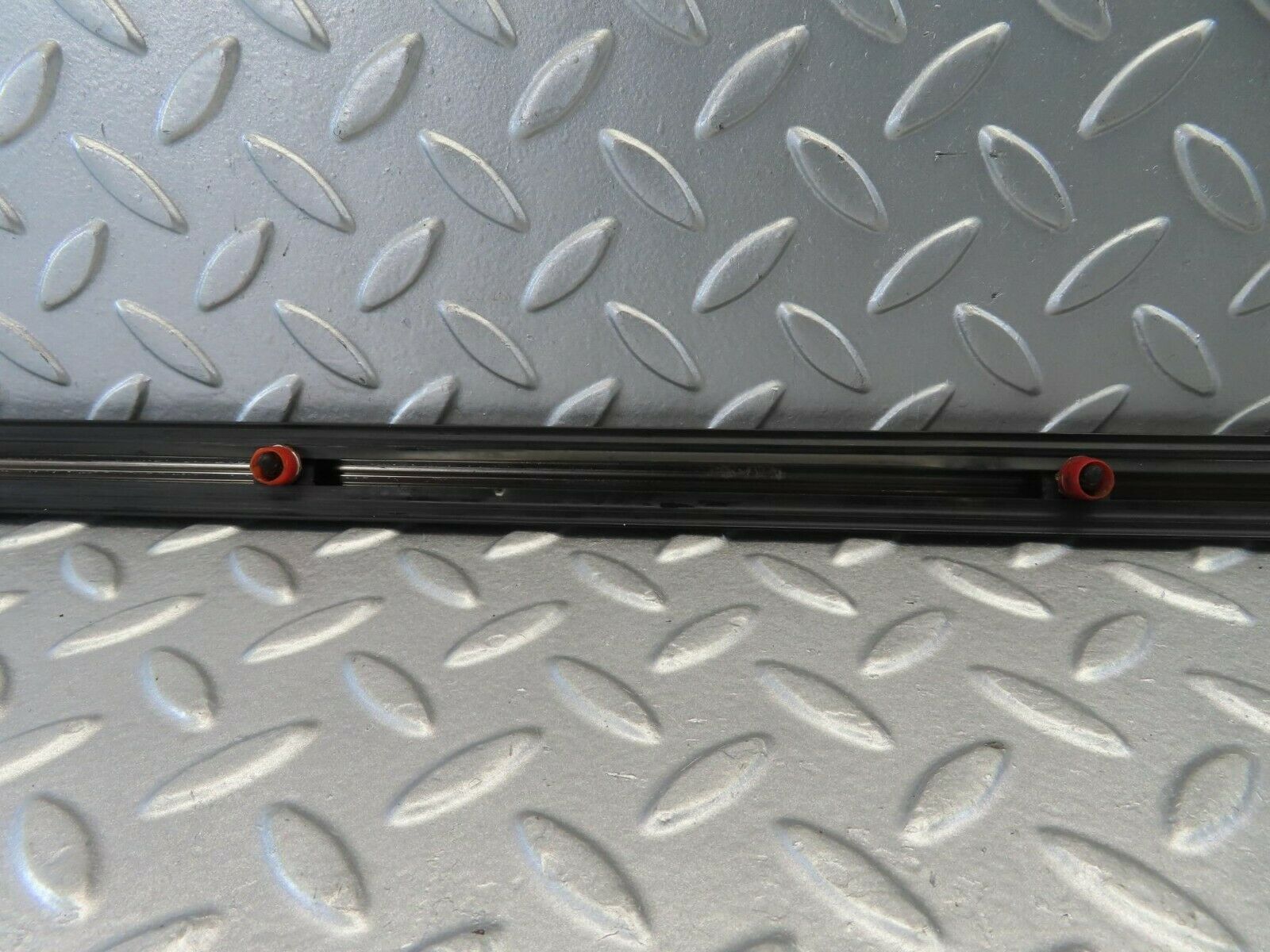 10897 Mercedes-Benz W123 230E Front Right Door Centre Moulding Trim