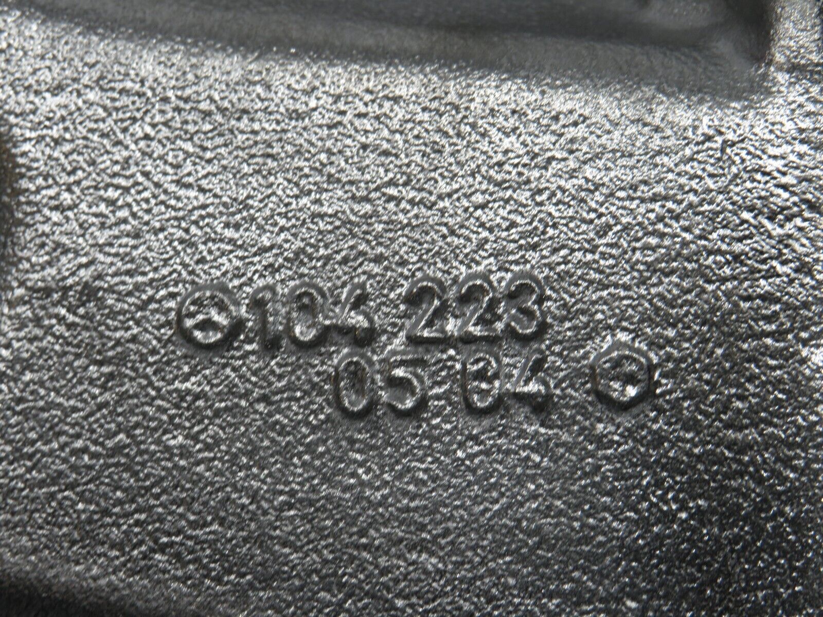 38627 Mercedes-Benz R129 280SL Coupe Engine Mount Bracket Right 1042230504