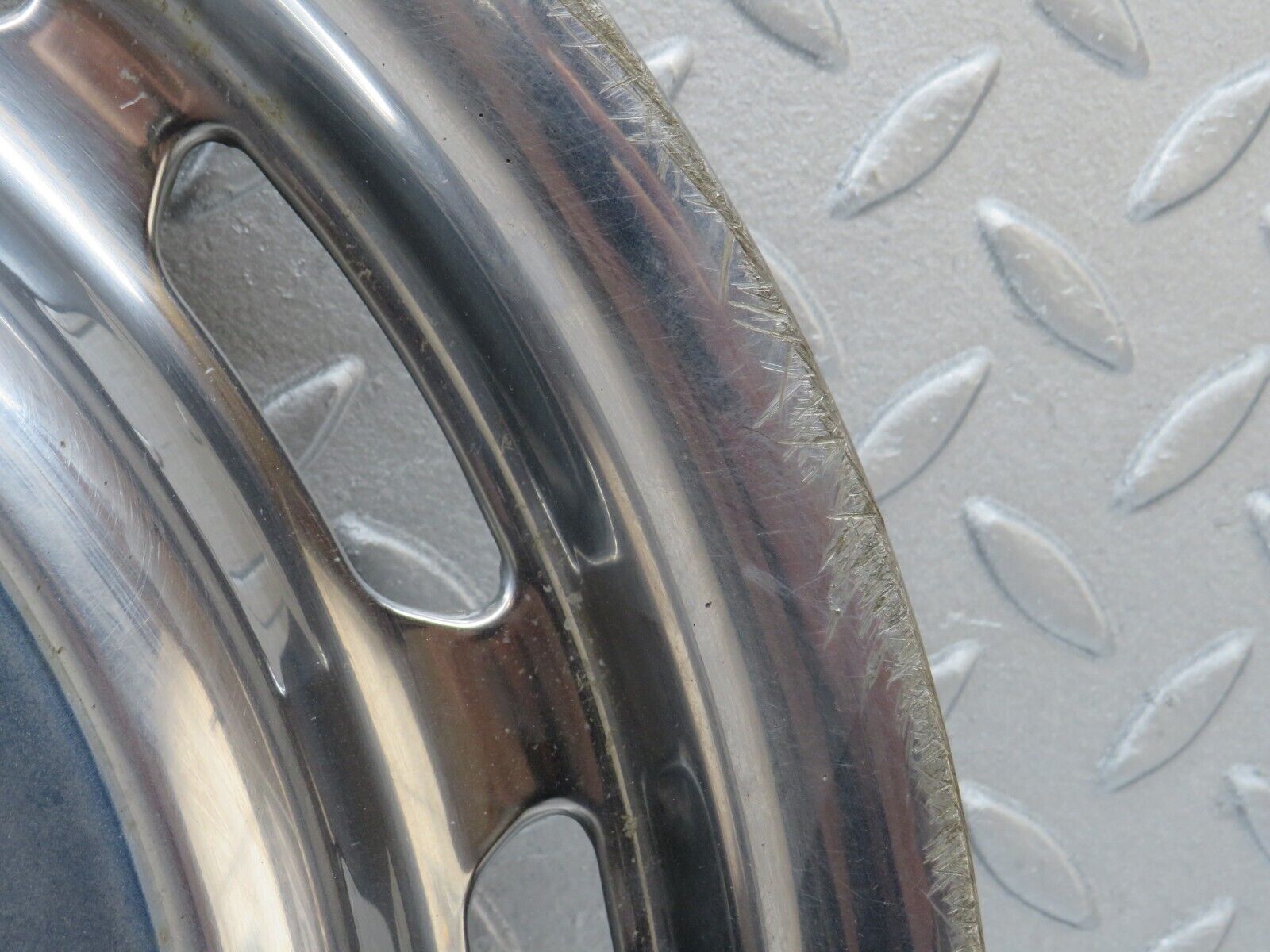 37467 Mercedes-Benz W109 300SEL Wheel Hub Cap 14"