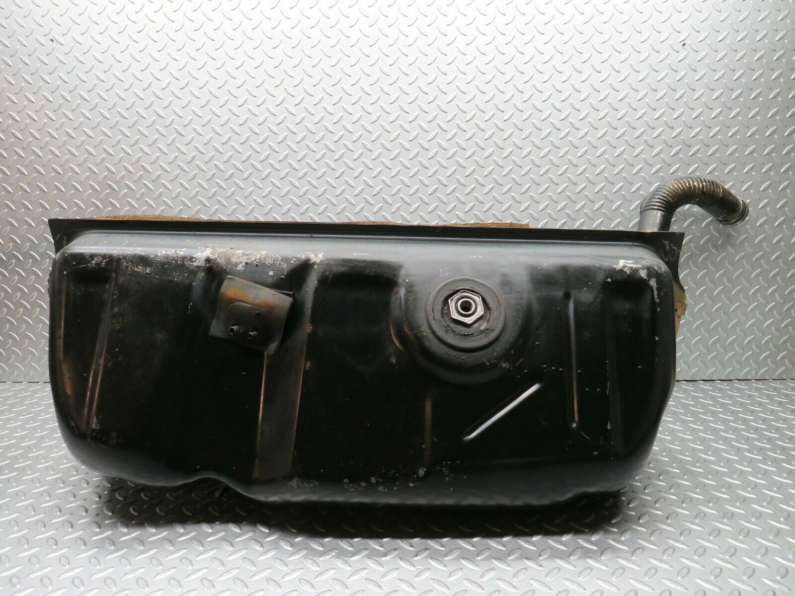 22924 Mercedes-Benz C107 450SLC Coupe Fuel Tank