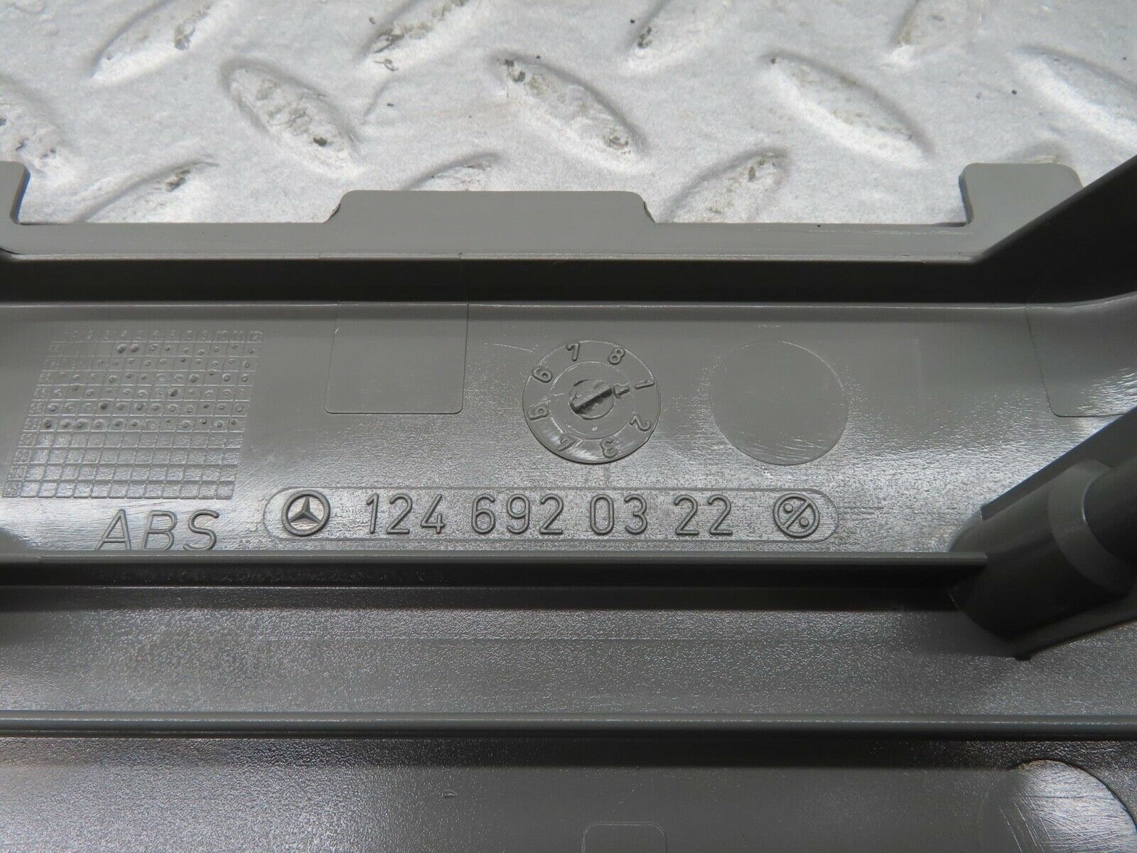 16177 Mercedes-Benz W124 260E B Pillar Bottom Cover Left Side Grey 1246920322