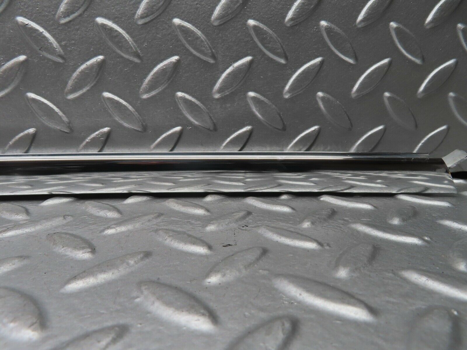 21575 Mercedes-Benz W126 300SE Rear Left Door Chrome Window Channel