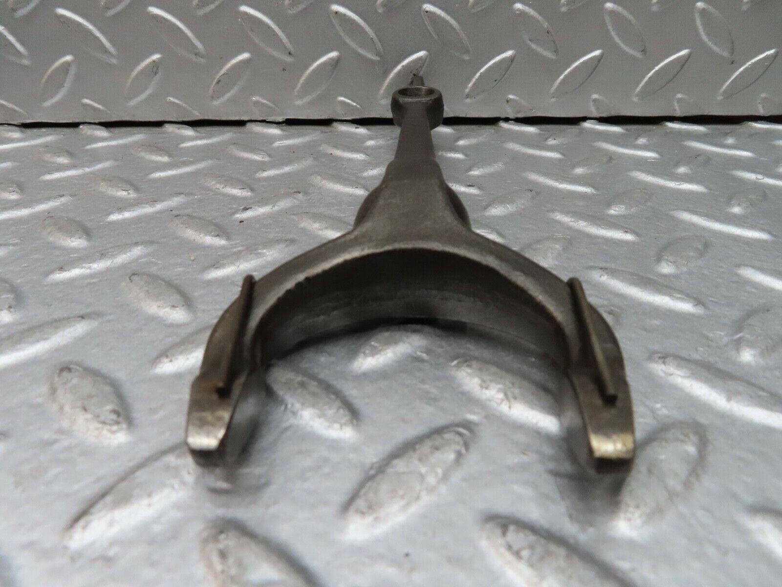 18534 Mercedes-Benz W111 Clutch Release Fork & Bearing Guide Sleeve 1112611418