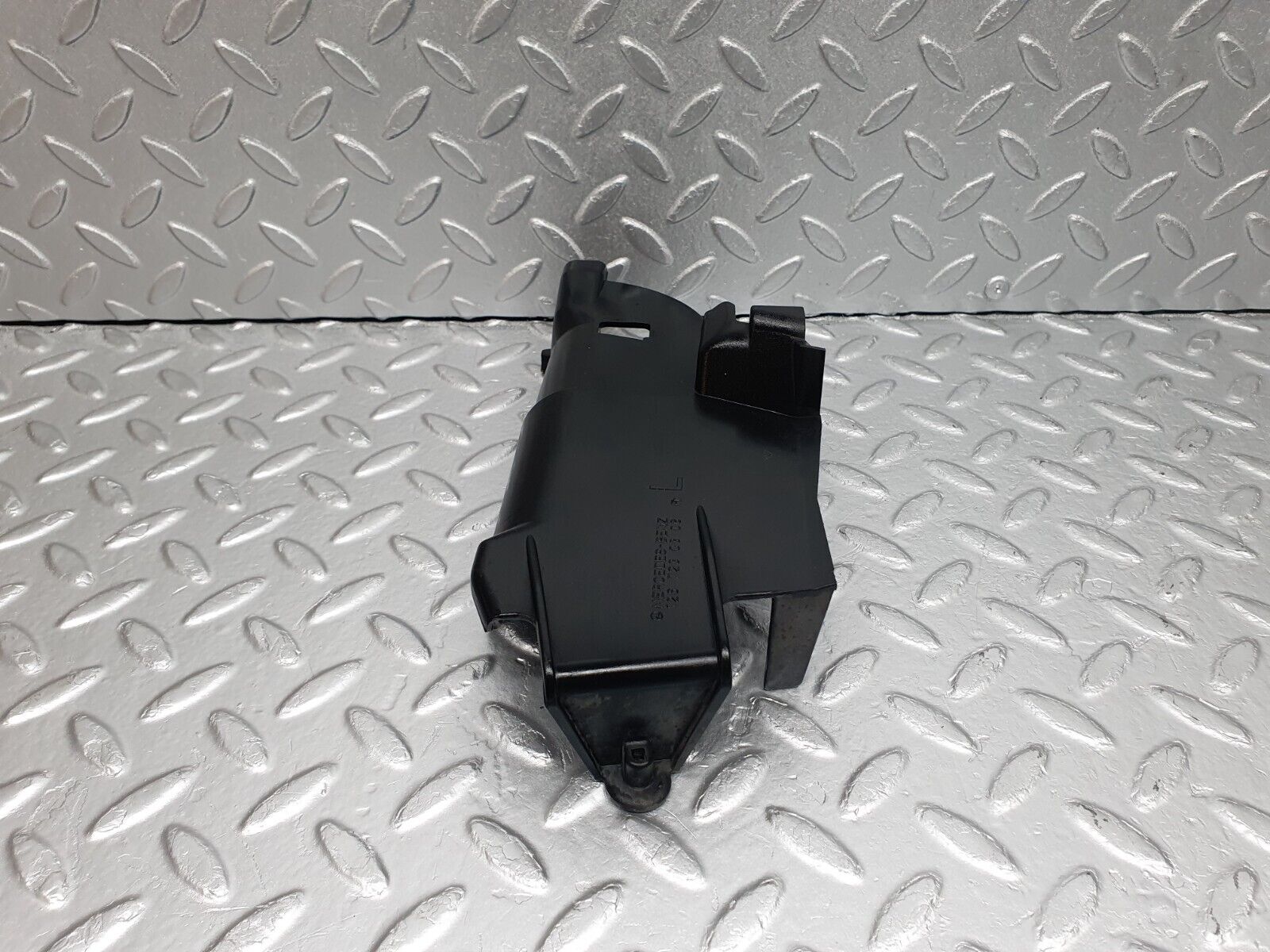 40906 Mercedes-Benz W126 300SE Front Left Door Lock Inner Cover 1267230308