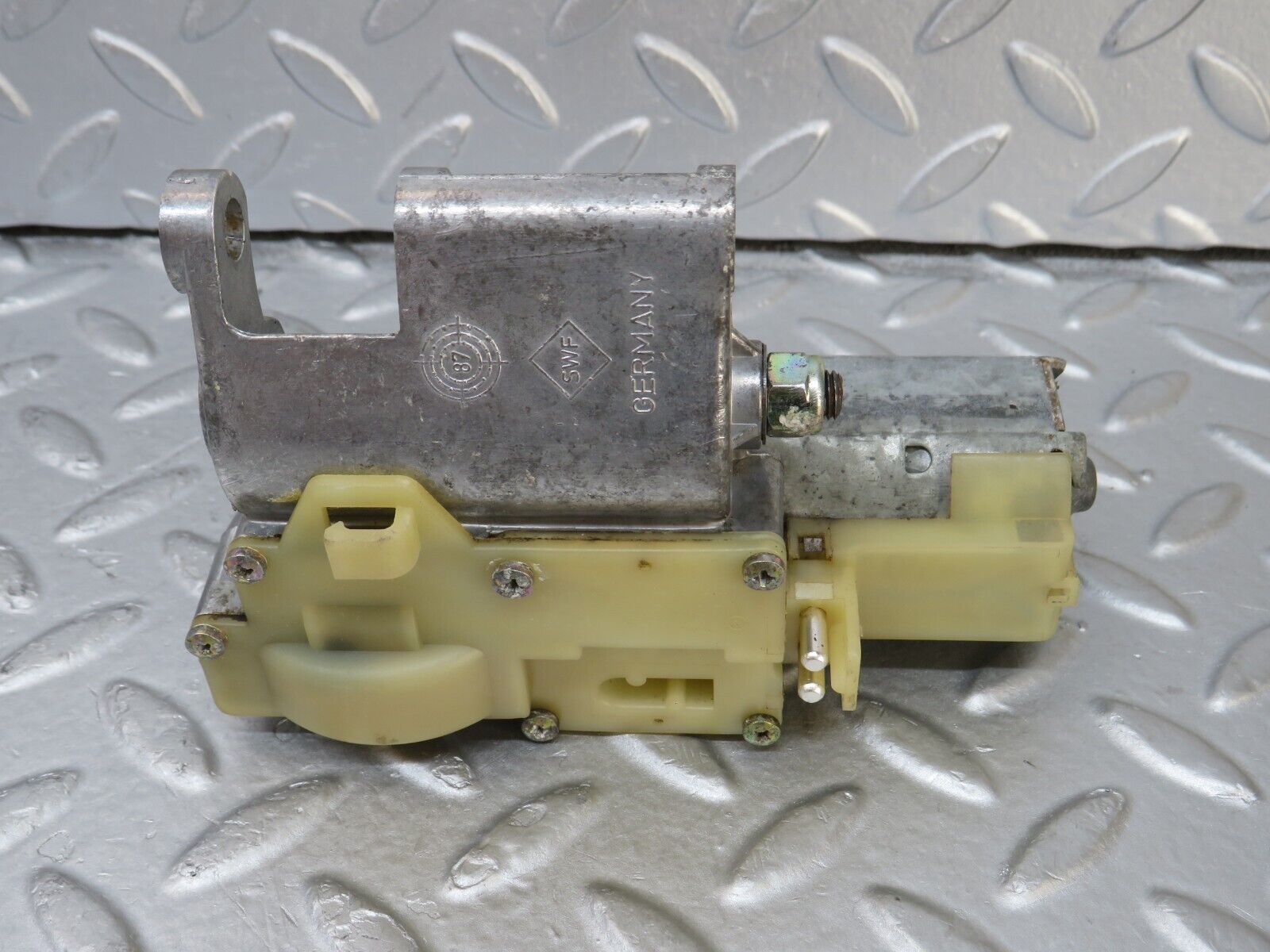 36322 Mercedes-Benz W126 420SE Steering Column Adjustment Motor 1264600425