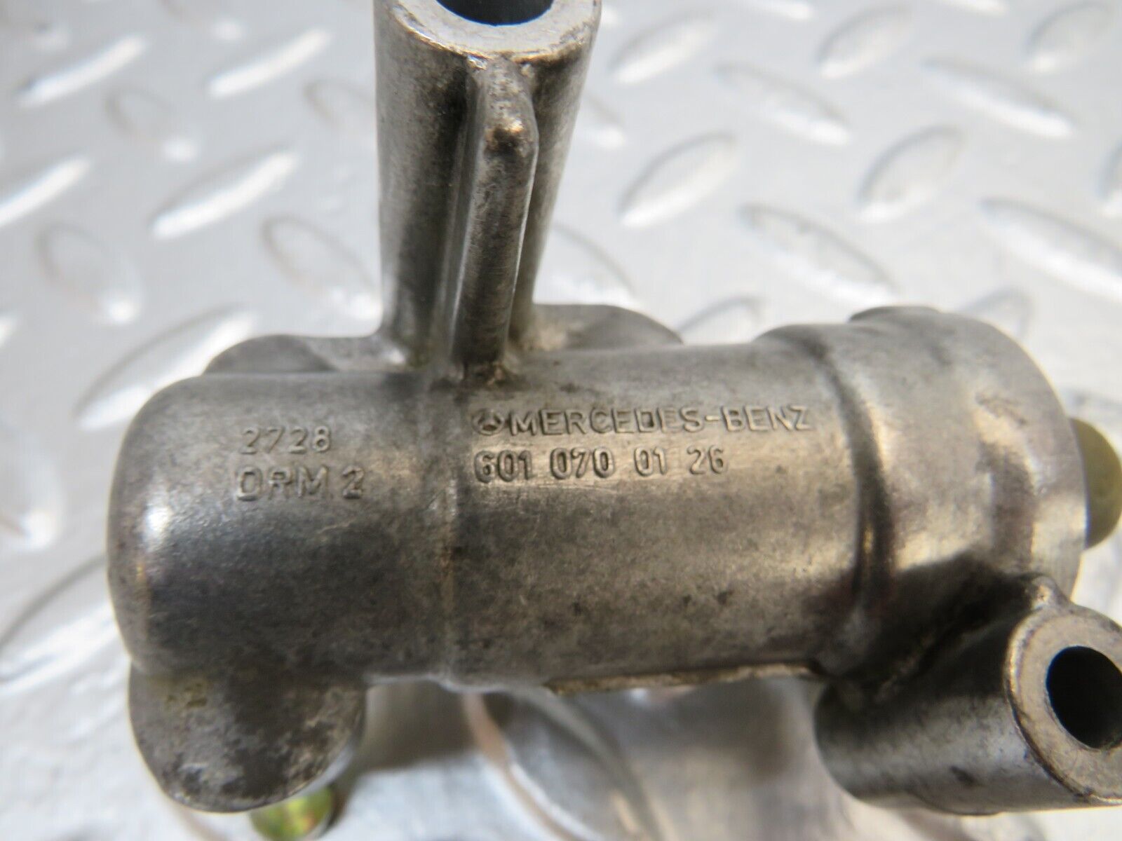 25393 Mercedes-Benz W201 190D Fuel Thermostat 6010700126