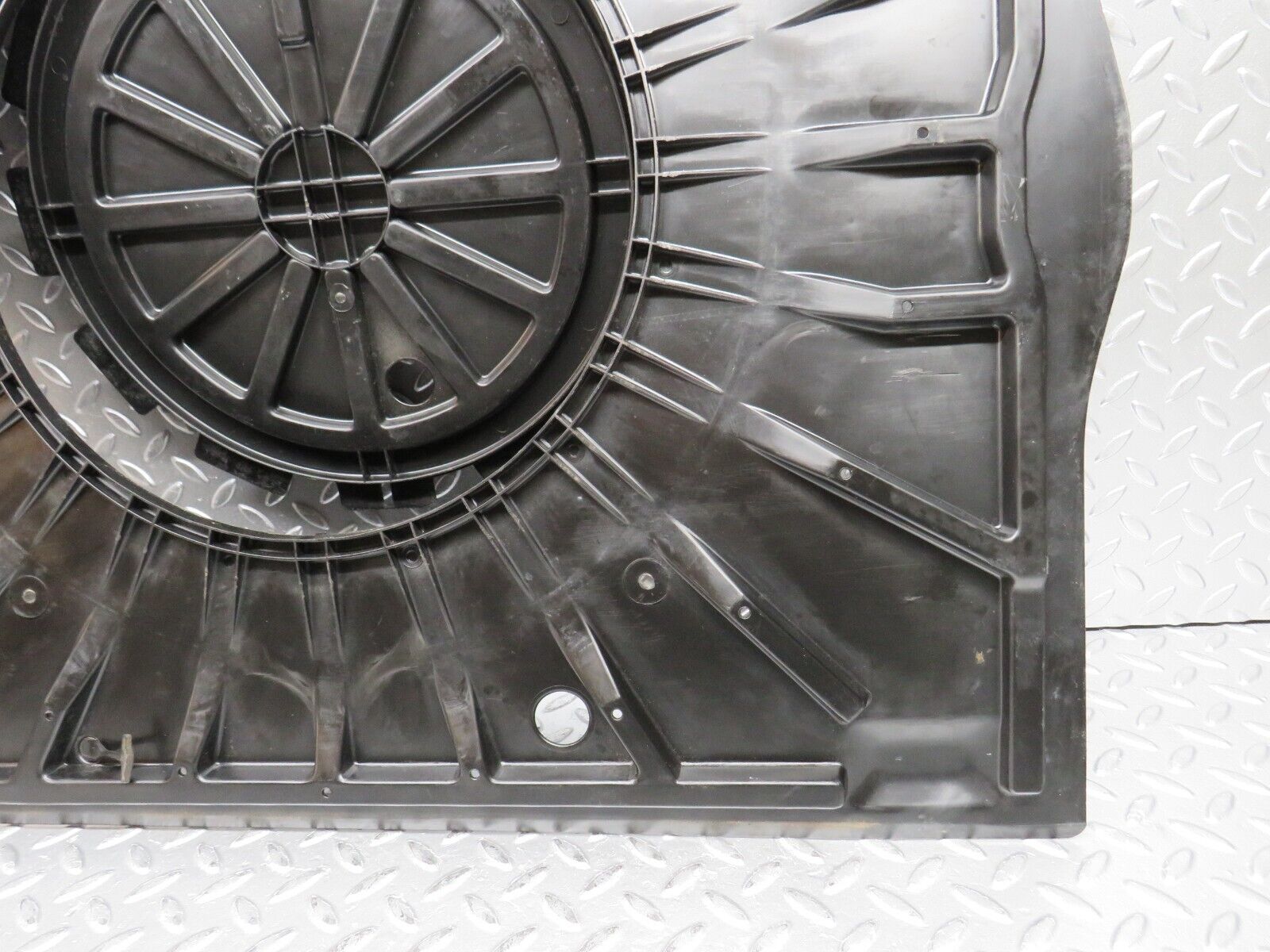 31555 Mercedes-Benz W201 190LE 1.8L Boot Trunk Spare Wheel Cover 2016931633