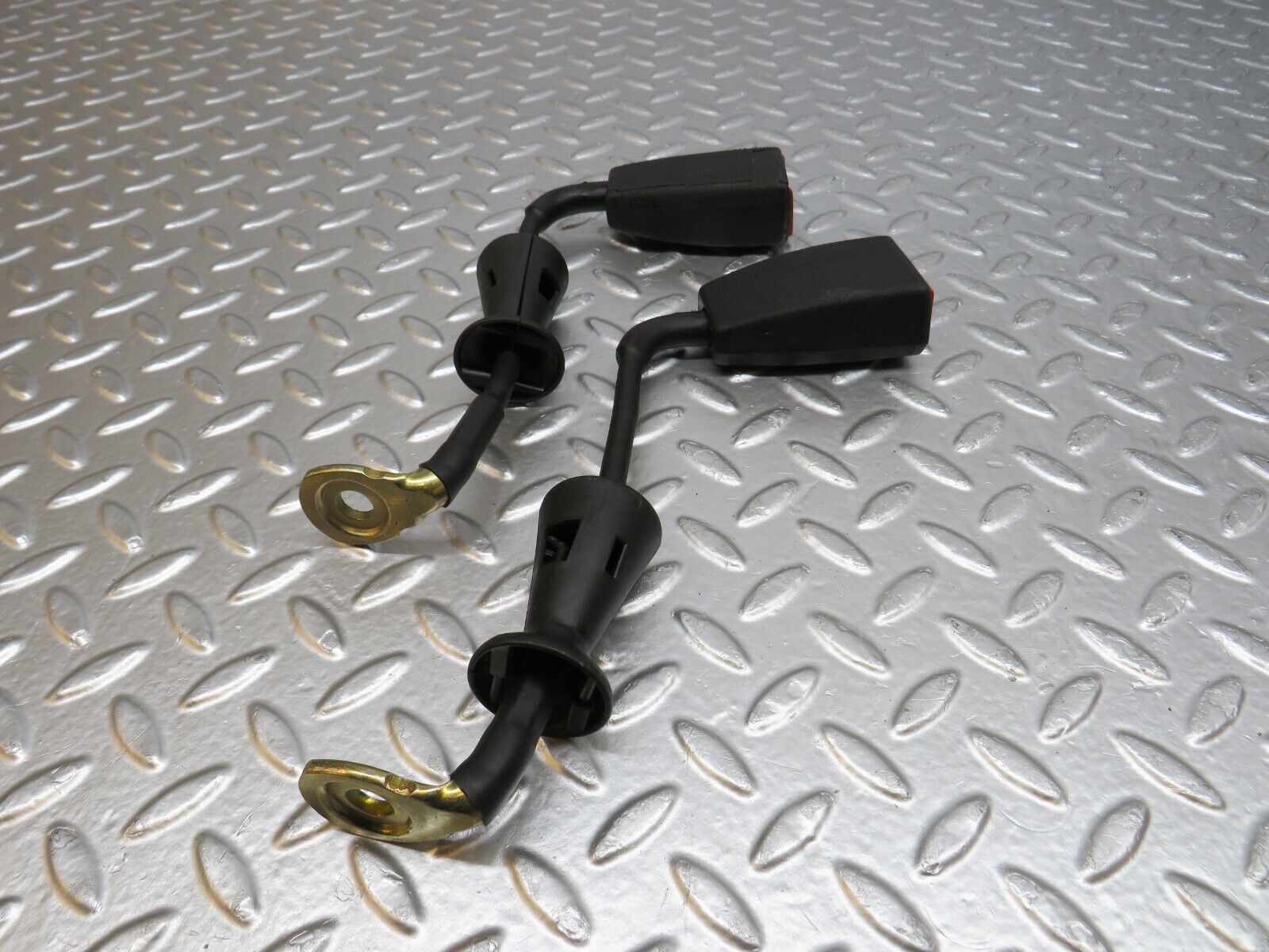 34011 Mercedes-Benz W124 260E Rear Seat Belt Set