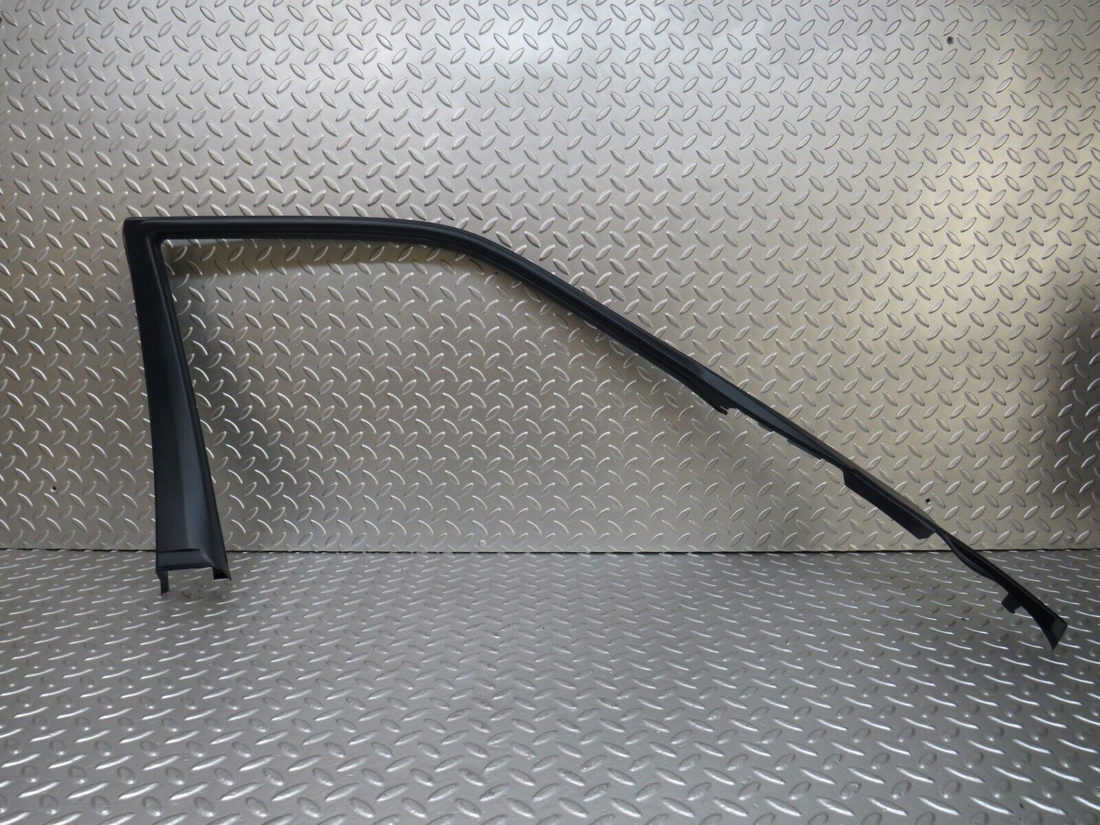 24975 Mercedes-Benz W140 S320 Front Left Door Window Trim 1407206362