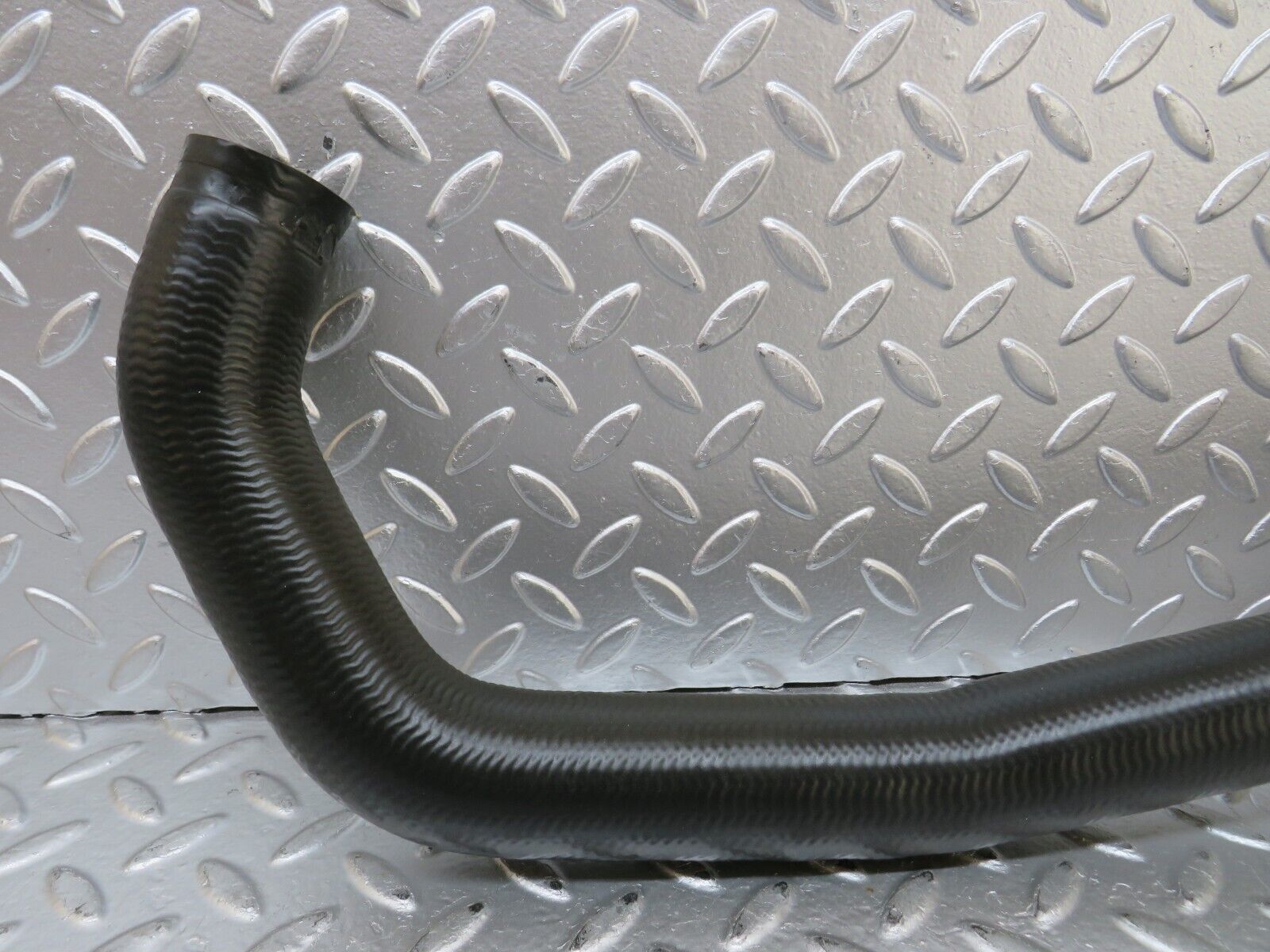 24853 Mercedes-Benz W140 S320 Radiator Hose Pipe 1405014182