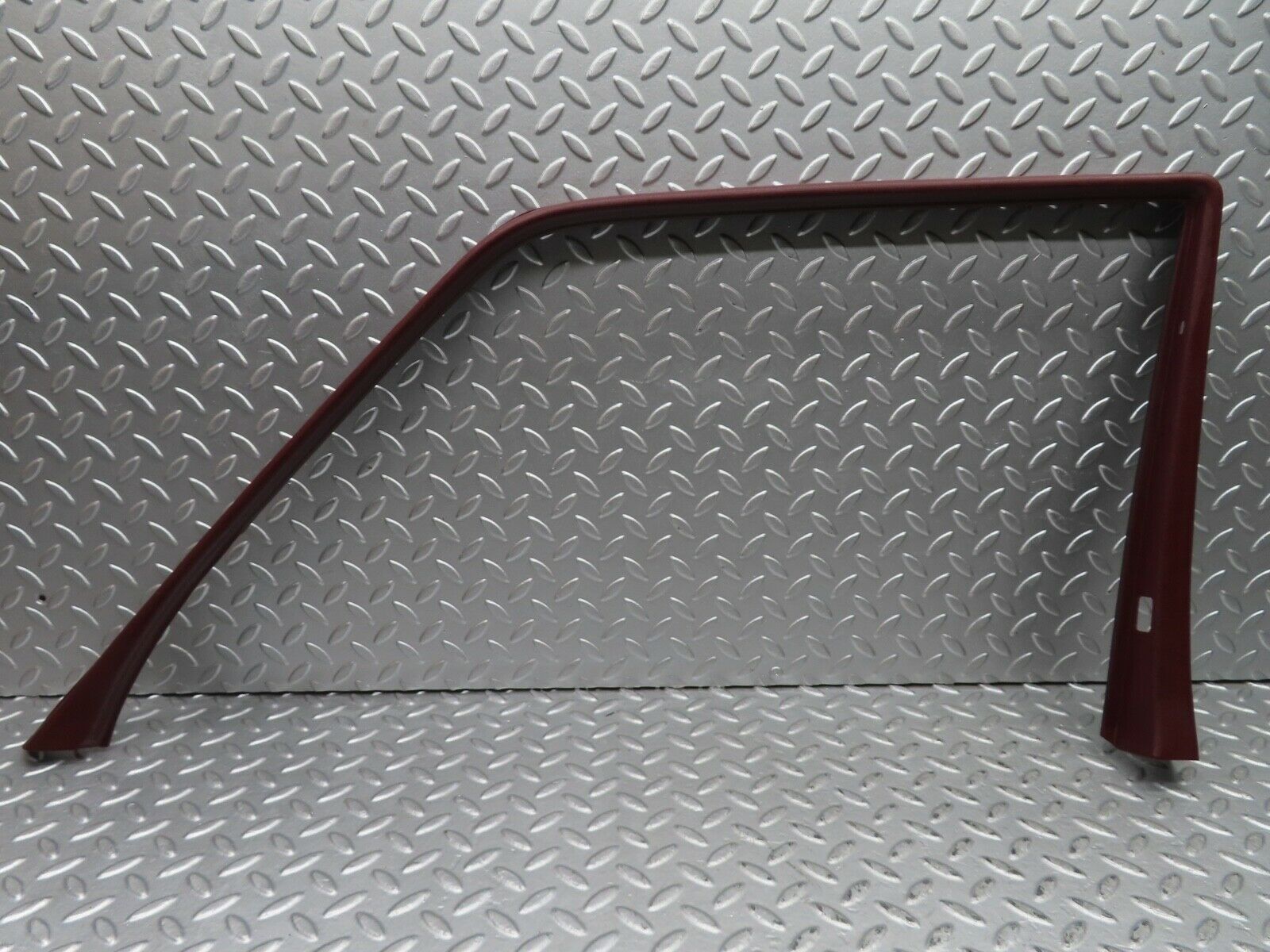 21425 Mercedes-Benz W126 300SE Front Right Door Window Frame Cover 1267250471