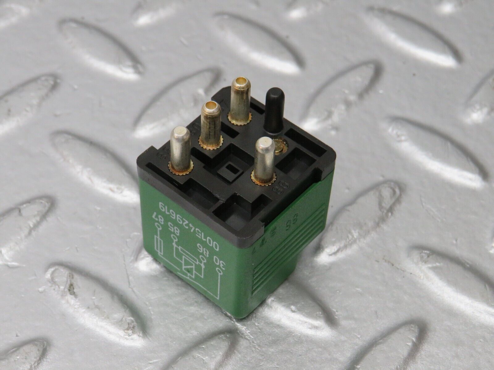 39699 Mercedes-Benz R129 320SL Coupe Overload Relay 0015429619