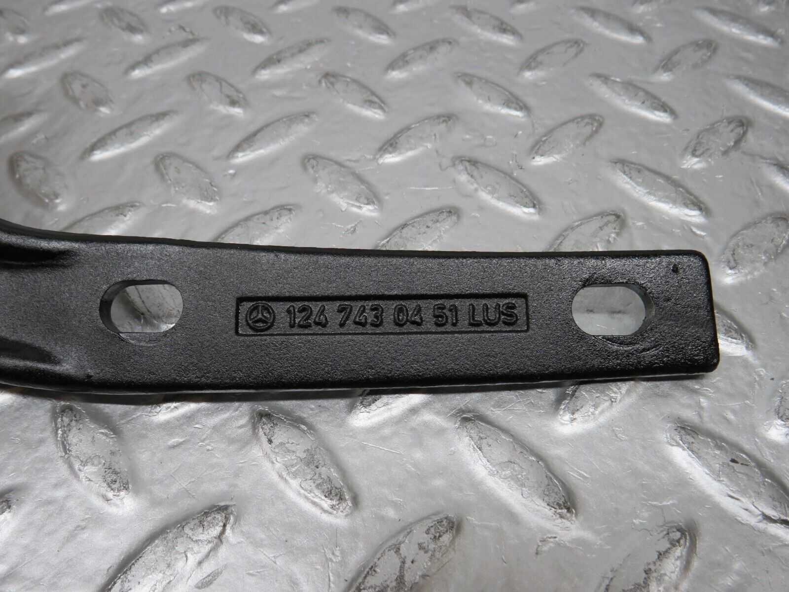 31438 Mercedes-Benz S124 220TE Trunk Lid Hinge Right Side 1247430451 124743022