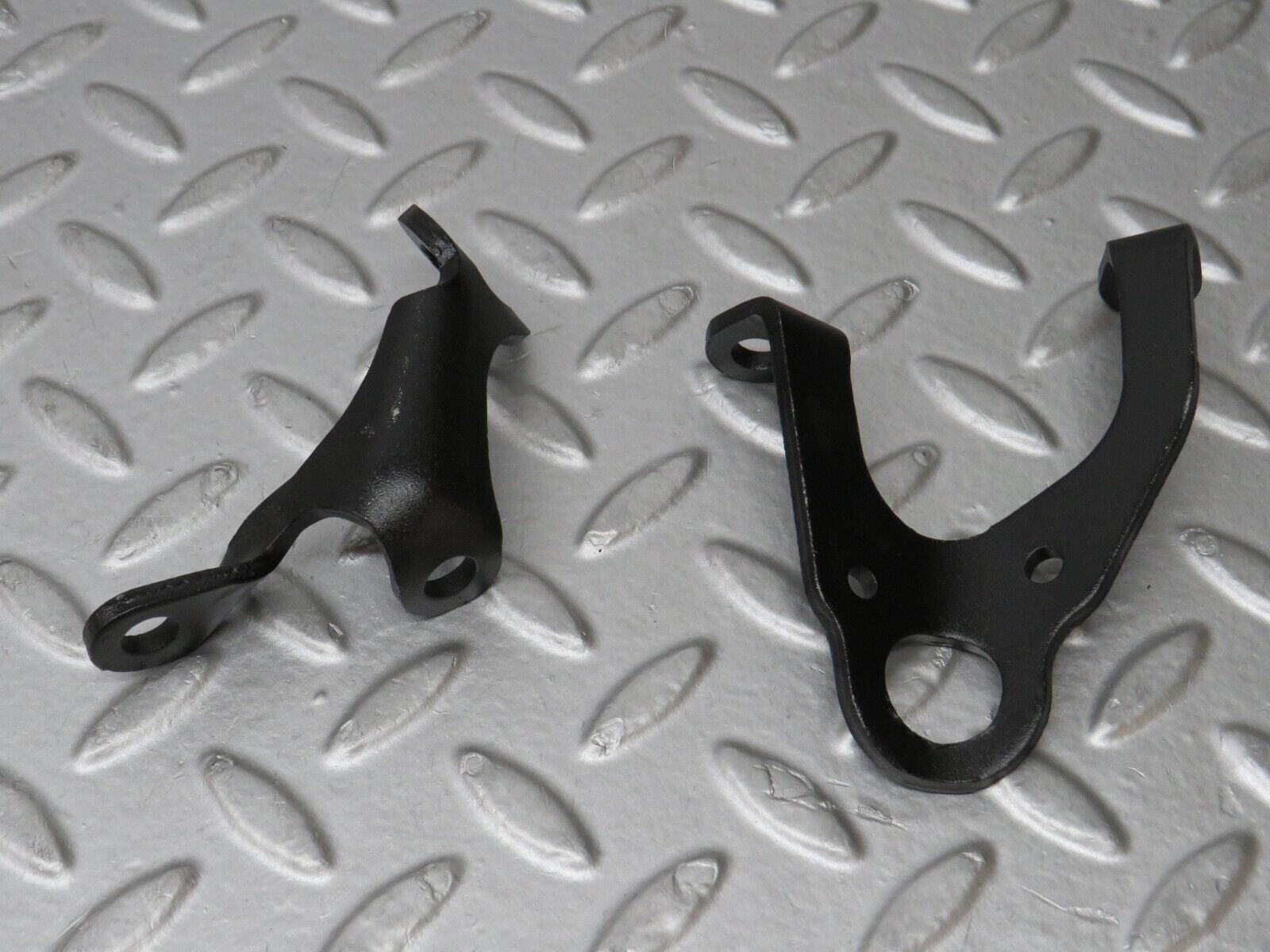 36358 Mercedes-Benz W126 420SE Engine Lifting Eyes Hooks