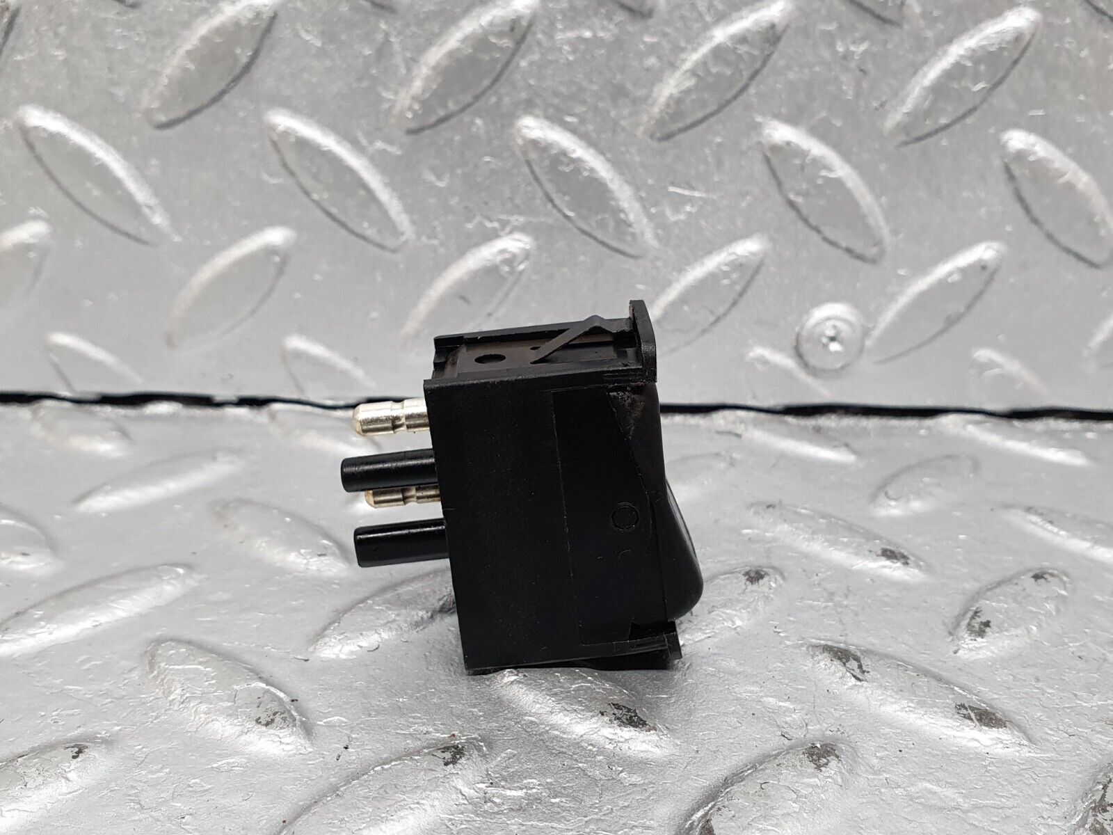 41099 Mercedes-Benz W126 300SE Interior Light Switch 0008205910