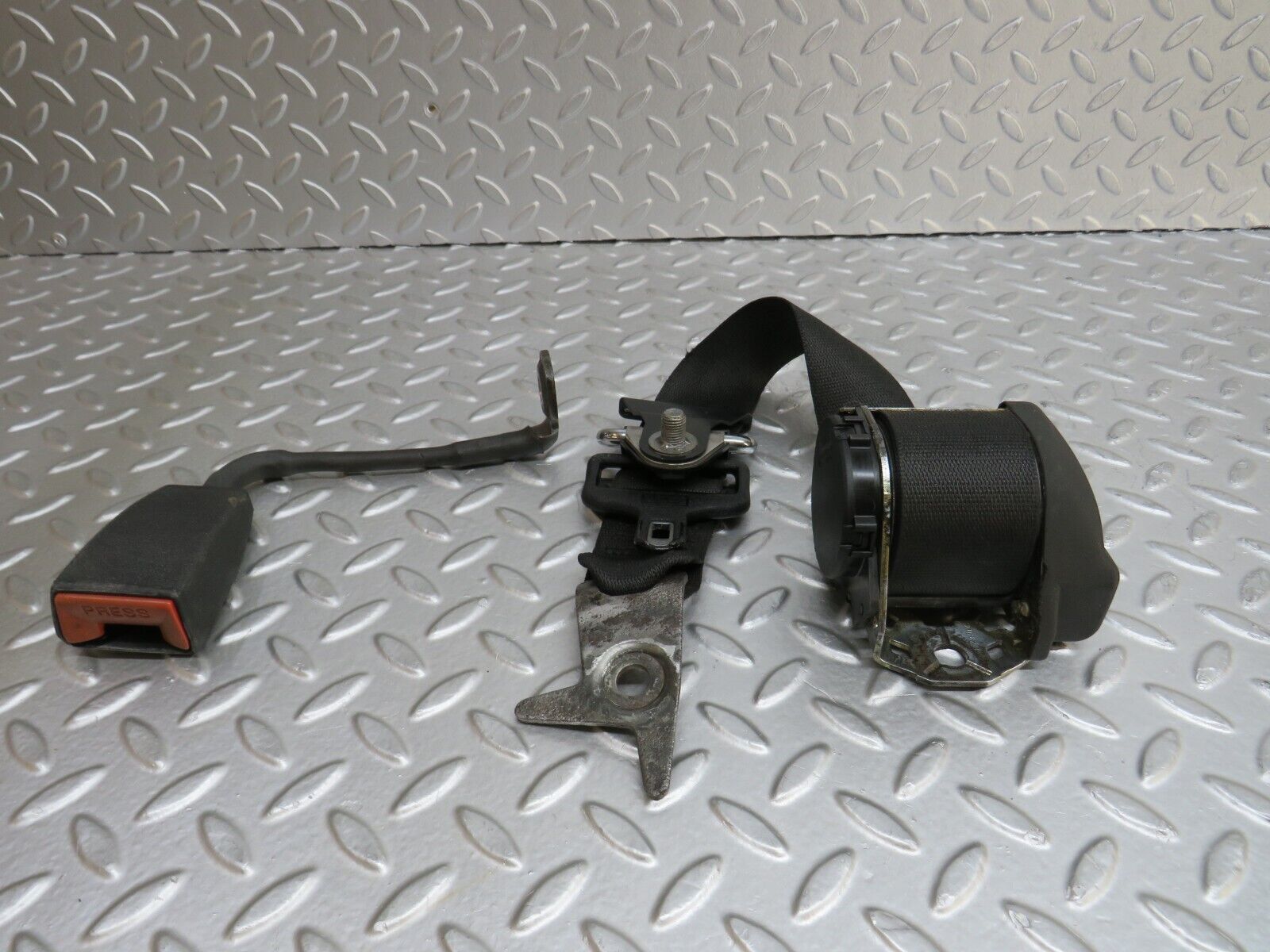 37162 Mercedes-Benz C126 420SEC Coupe Rear Left Seat Belt With Buckles 1268602286