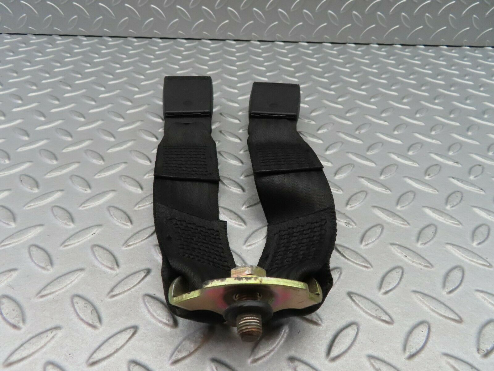 5771 Mercedes-Benz W123 200 Seat Belt Buckle Rear 1238607369