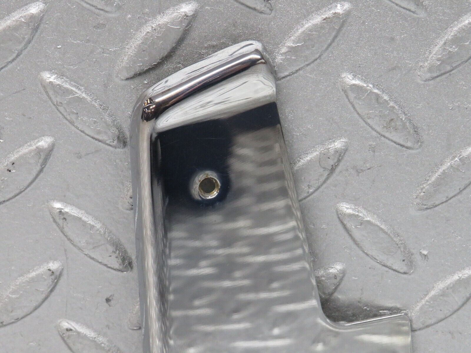 37762 Mercedes-Benz A124 320E Cabriolet Right Door Chrome Cover