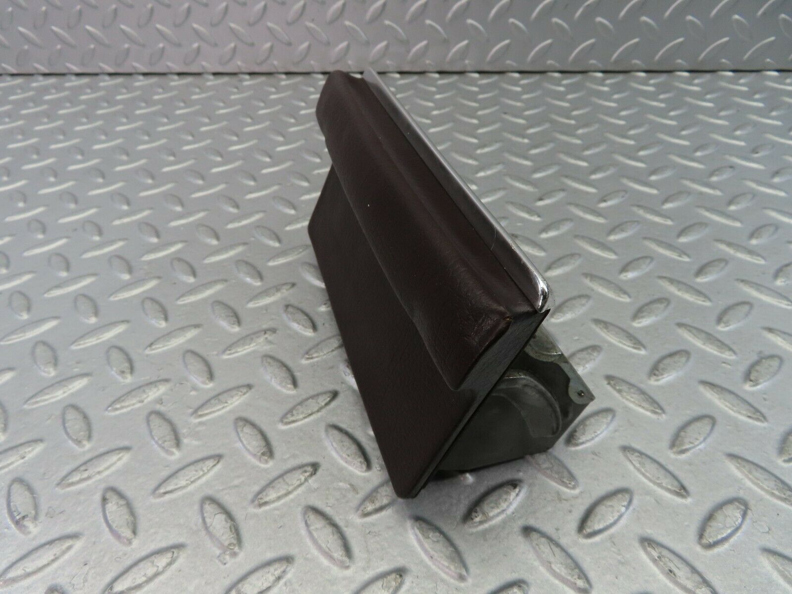 9210 Mercedes-Benz W114 Centre Console Ashtray Brown