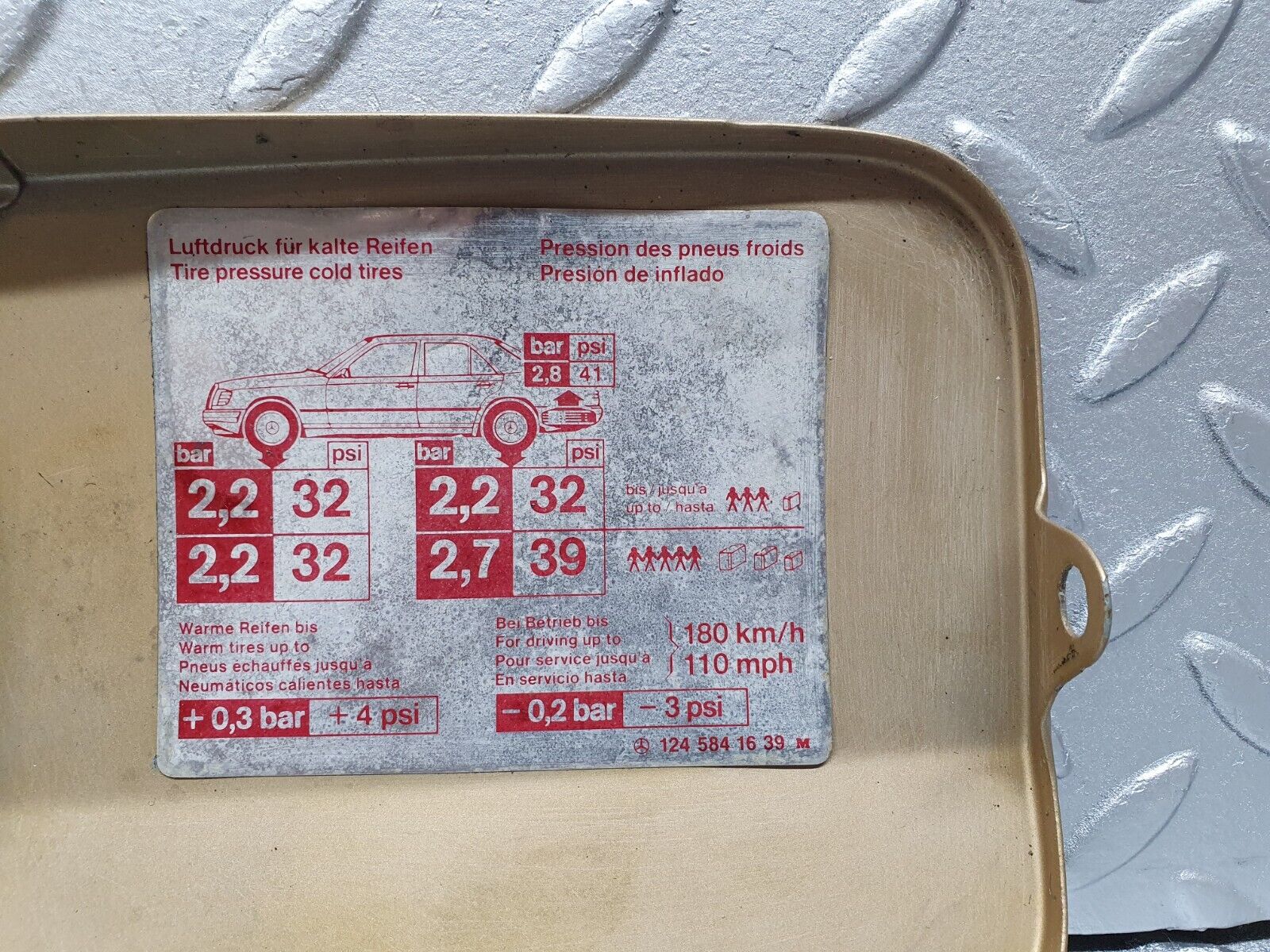 41473 Mercedes-Benz W124 200E Fuel Tank Flap Cap 1245841639