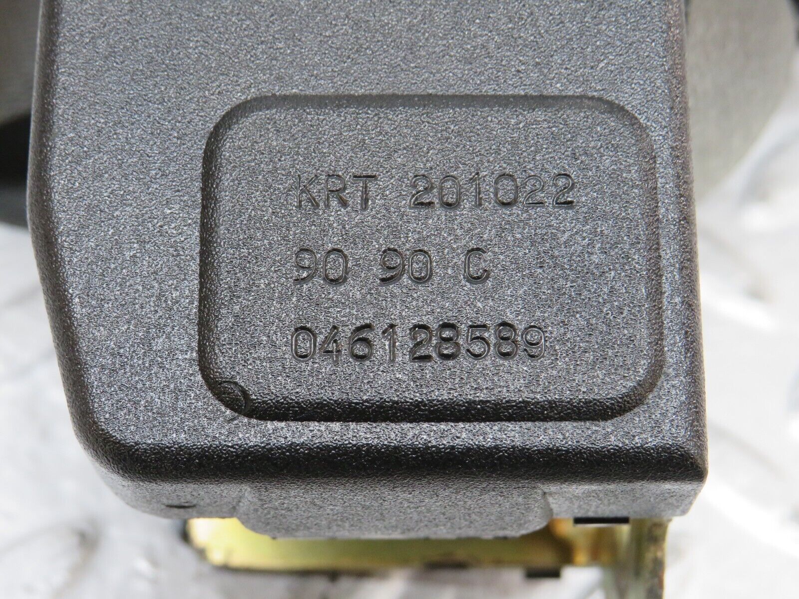 35876 Mercedes-Benz W108 Front Left Seat Belt & Buckle 046128589 042938689