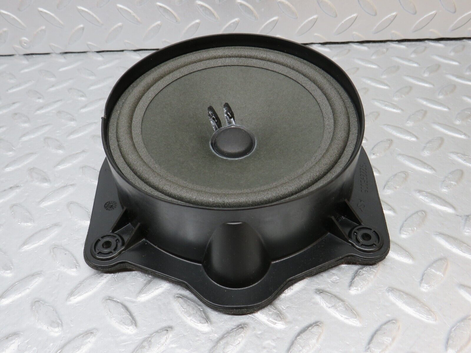 35226 Mercedes-Benz W221 Rear Right Door Loudspeaker 2218203102