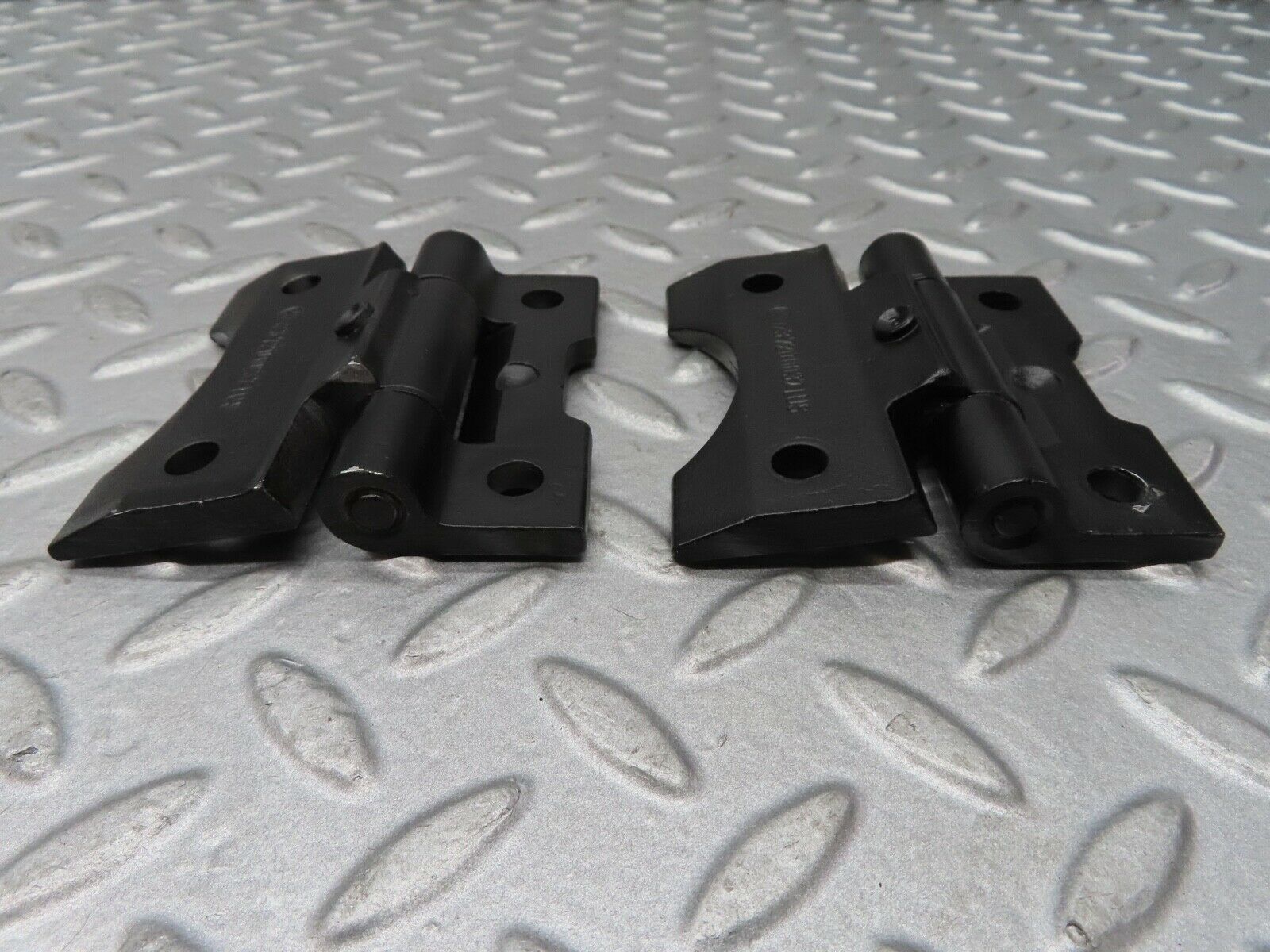 17007 Mercedes-Benz C123 280CE Coupe Door Hinges Pair 1237200037
