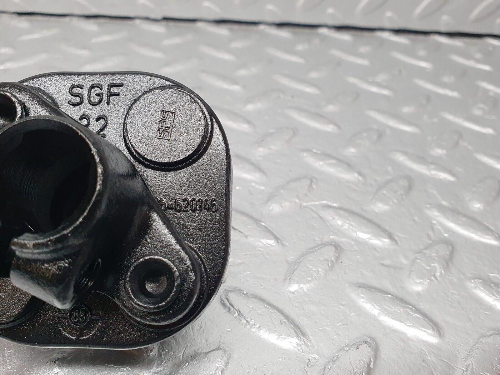 41528 Mercedes-Benz W124 200E Steering Column Lower Shaft Connector 1264620146