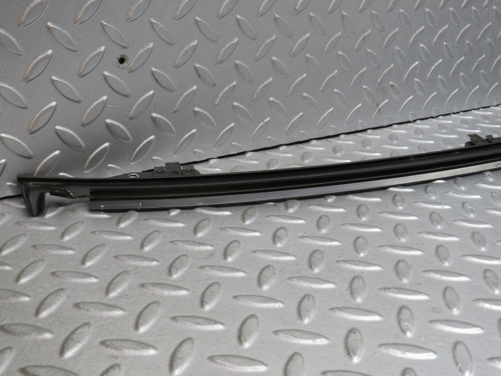 39804 Mercedes-Benz R129 320SL Coupe Front Windscreen Top Moulding Trim