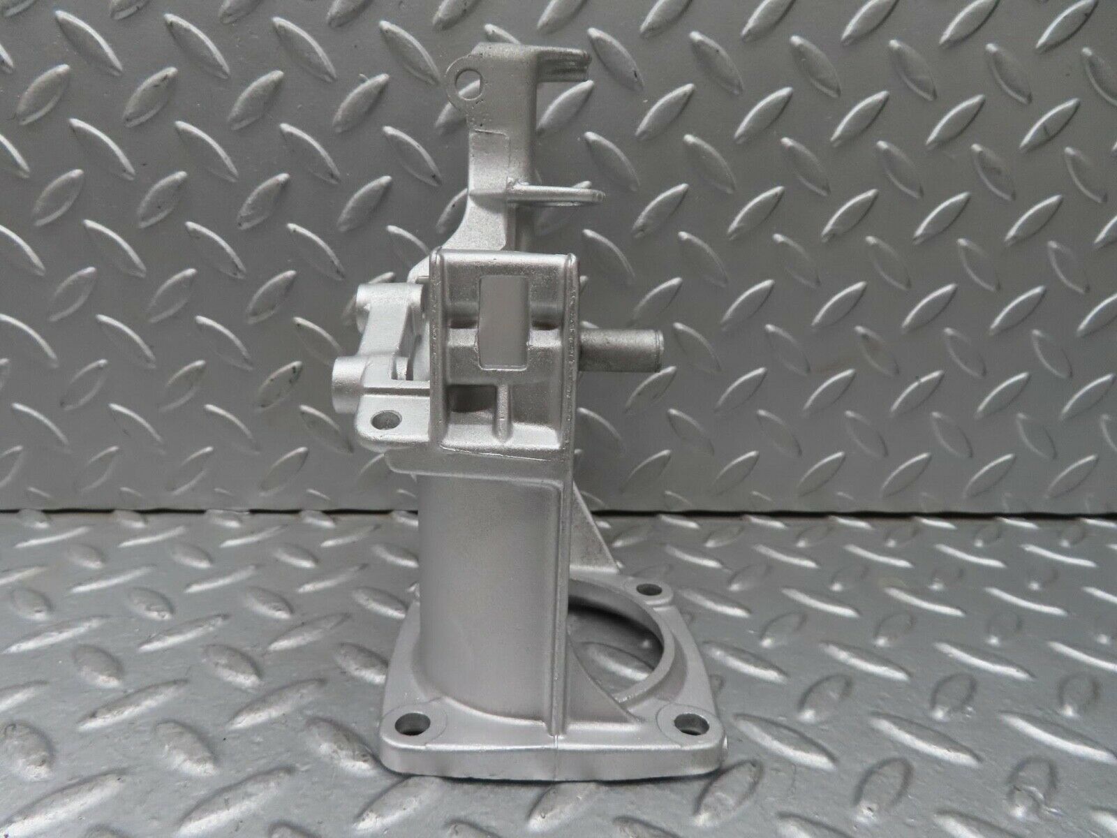 13534 Mercedes-Benz W123 200 Brake Pedal Bracket 1232900219