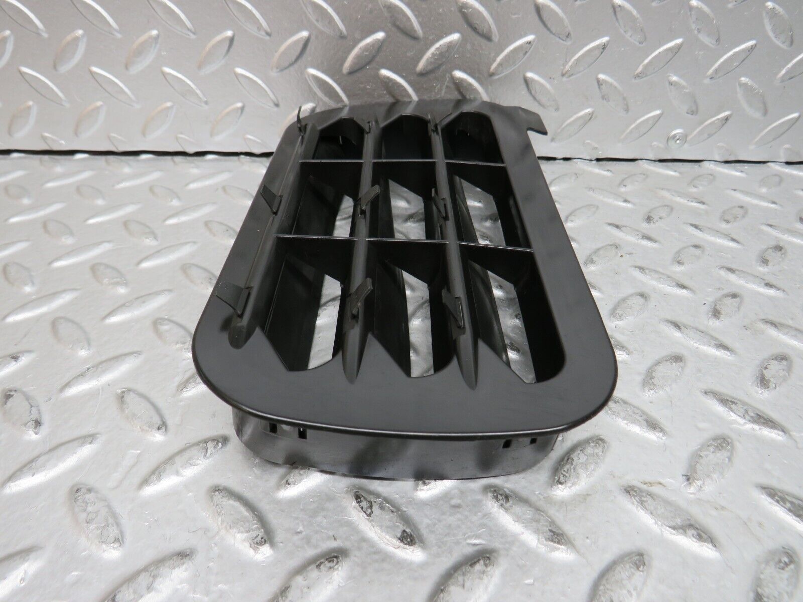 29107 Mercedes-Benz C124 320CE Coupe Rear Air Intake Vent