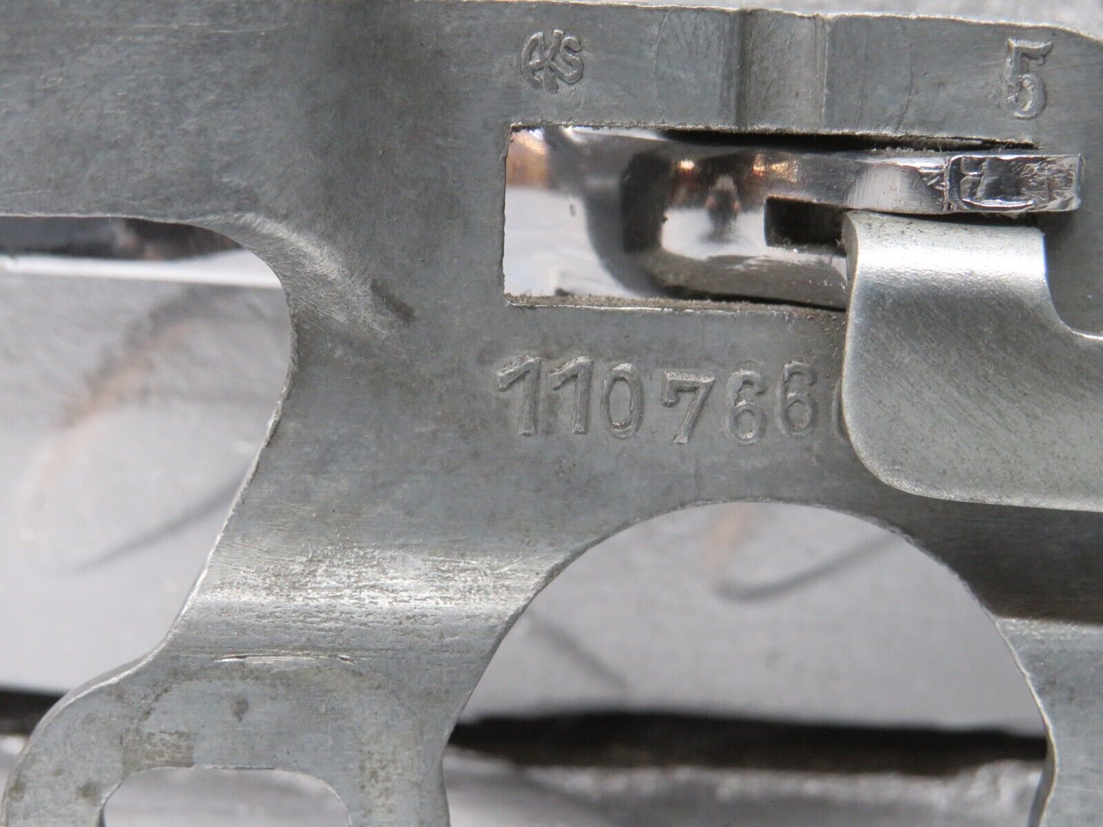 40256 Mercedes-Benz W110 230 Rear Left Interior Door Handle Chrome 1107660319