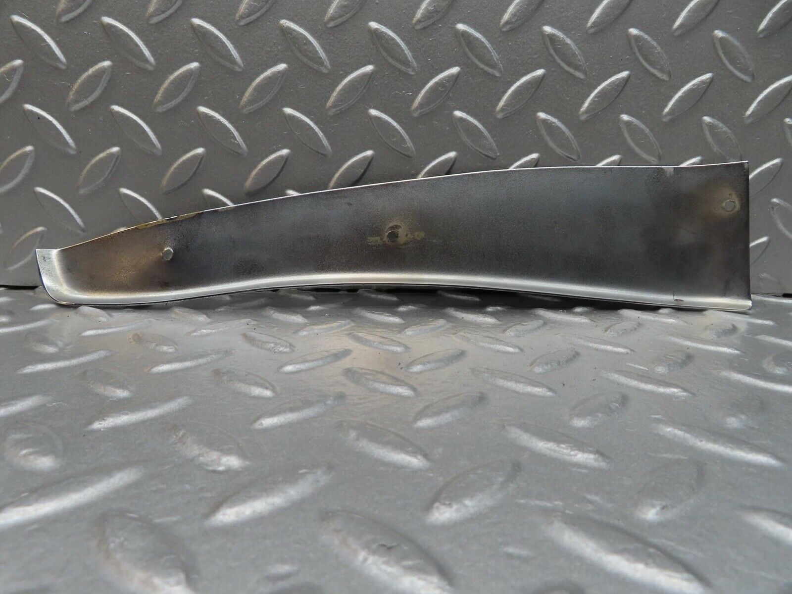 13983 Mercedes-Benz C107 280SLC Right Door Chrome Cover