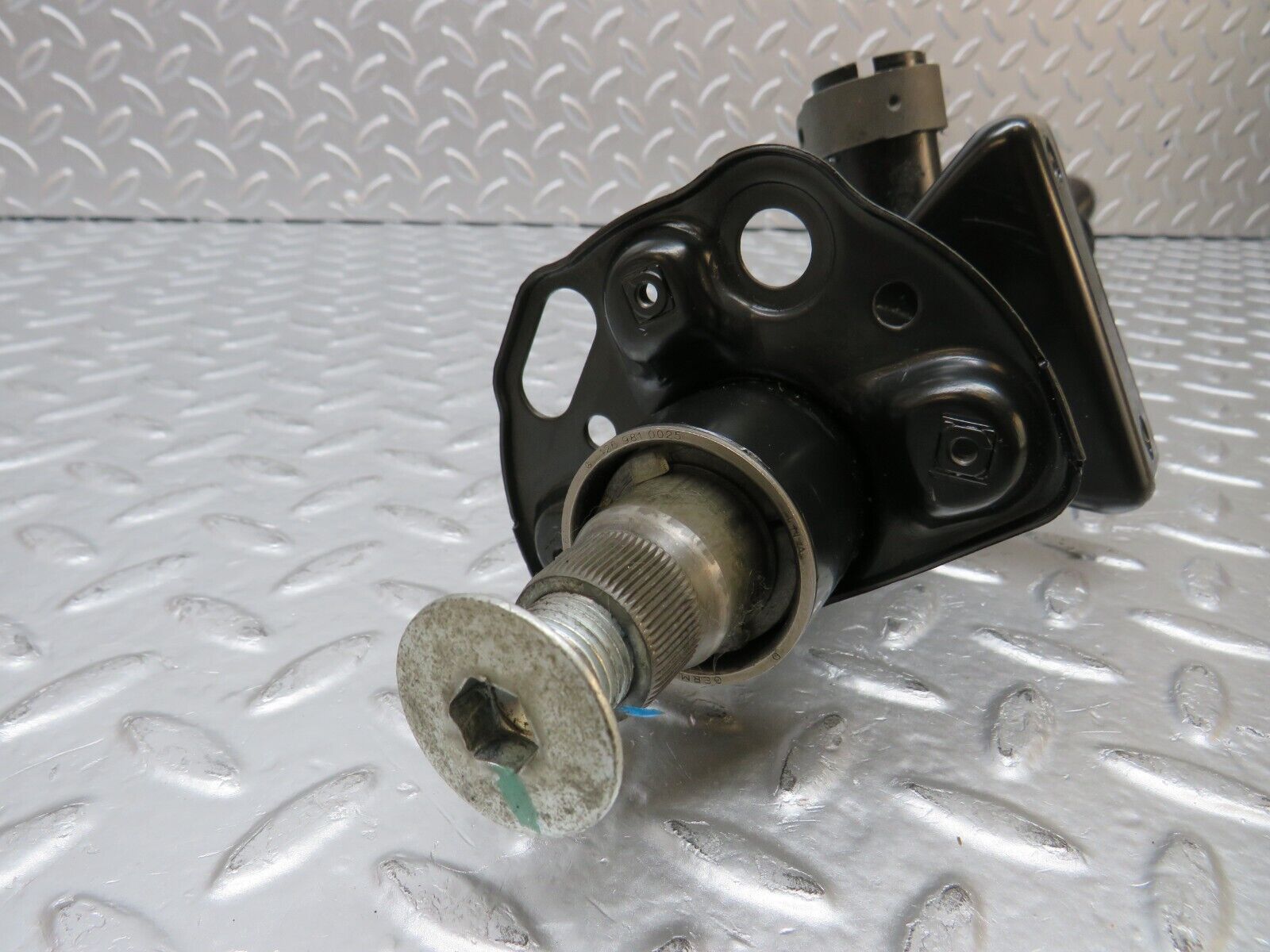 31430 Mercedes-Benz S124 220TE Wagon Steering Column