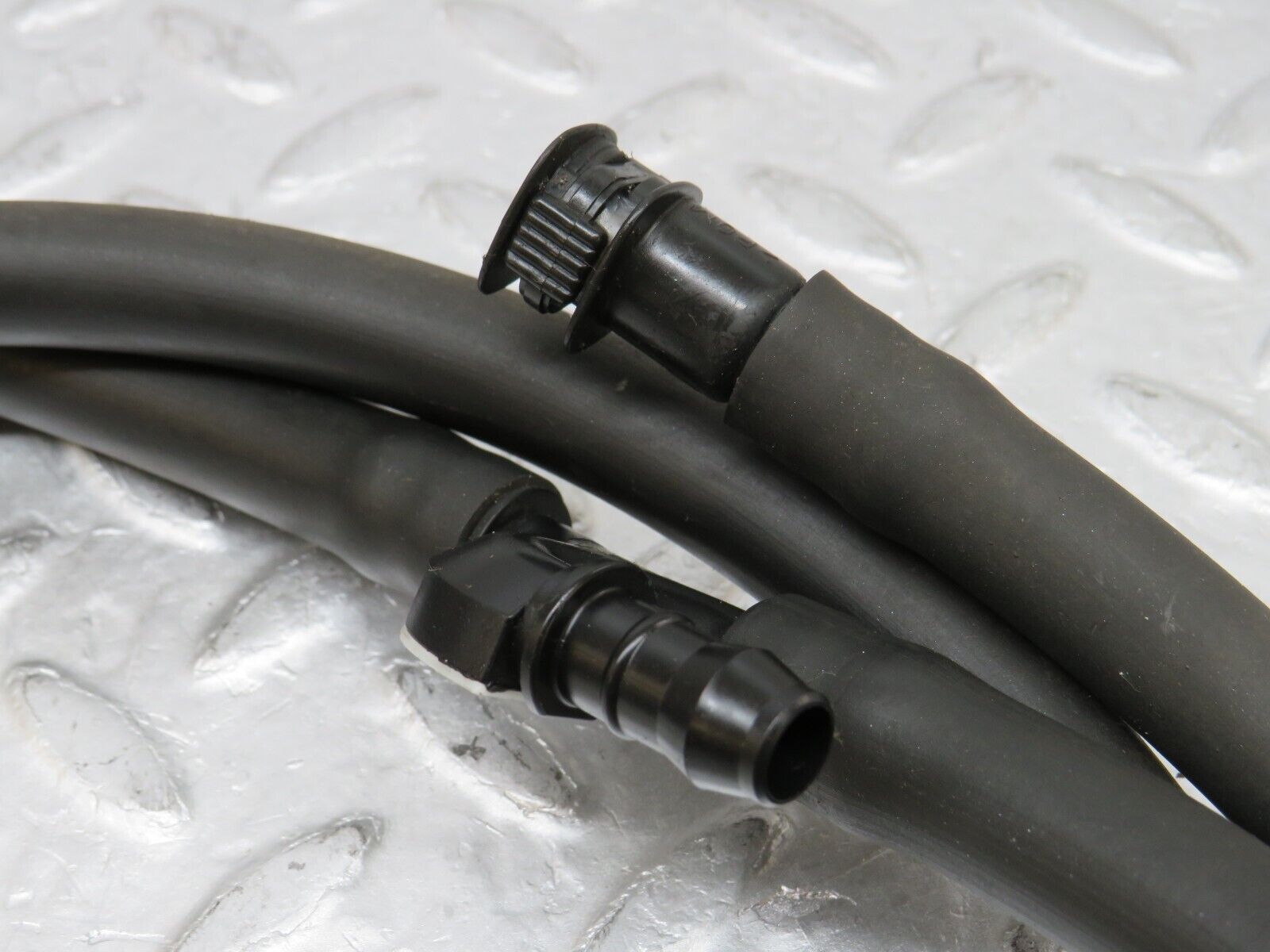 35250 Mercedes-Benz W221 Headlight Washer Hose Pipe