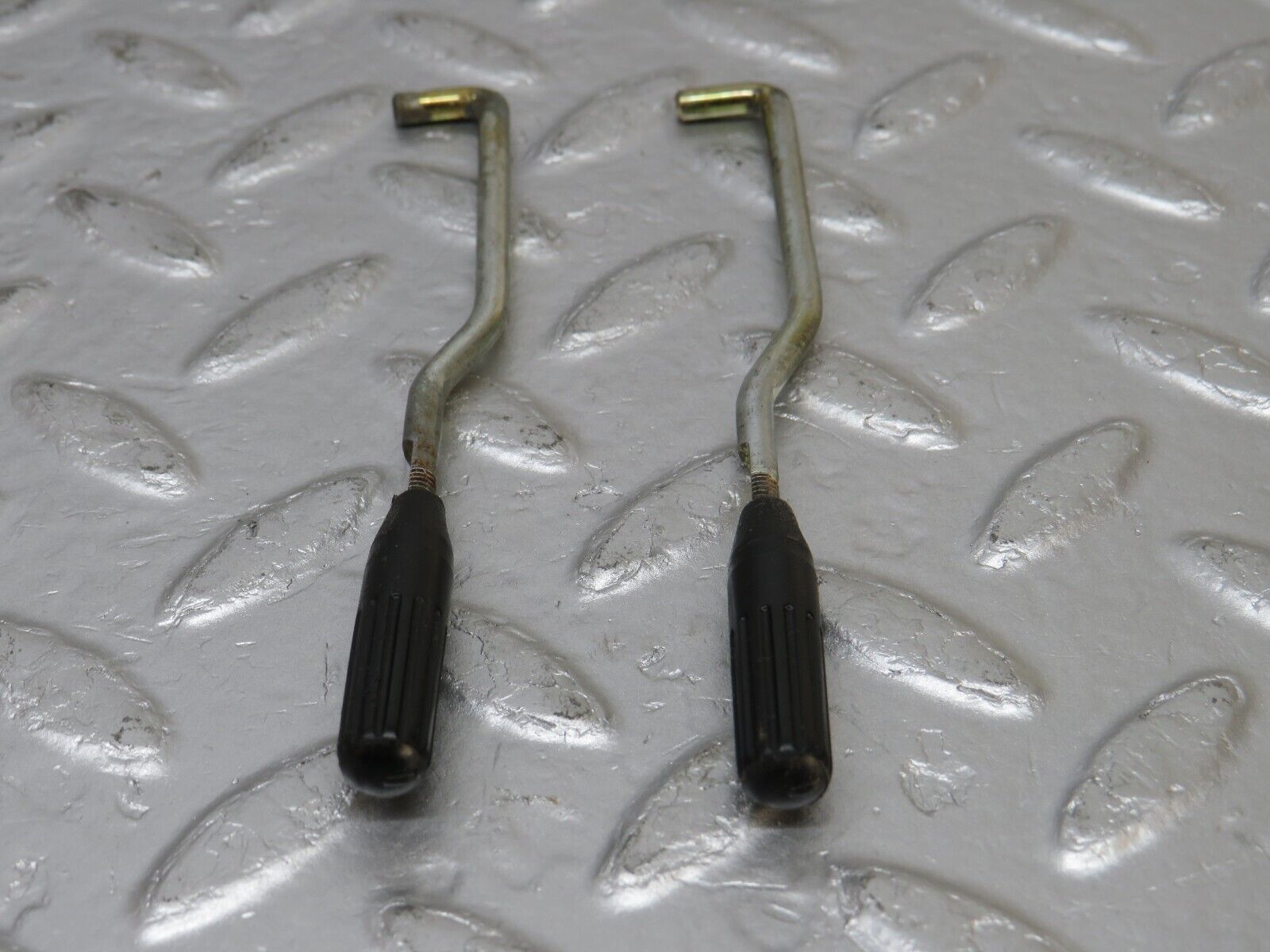 33636 Mercedes-Benz W201 190E 2.0L Front Door Lock Knob Pair