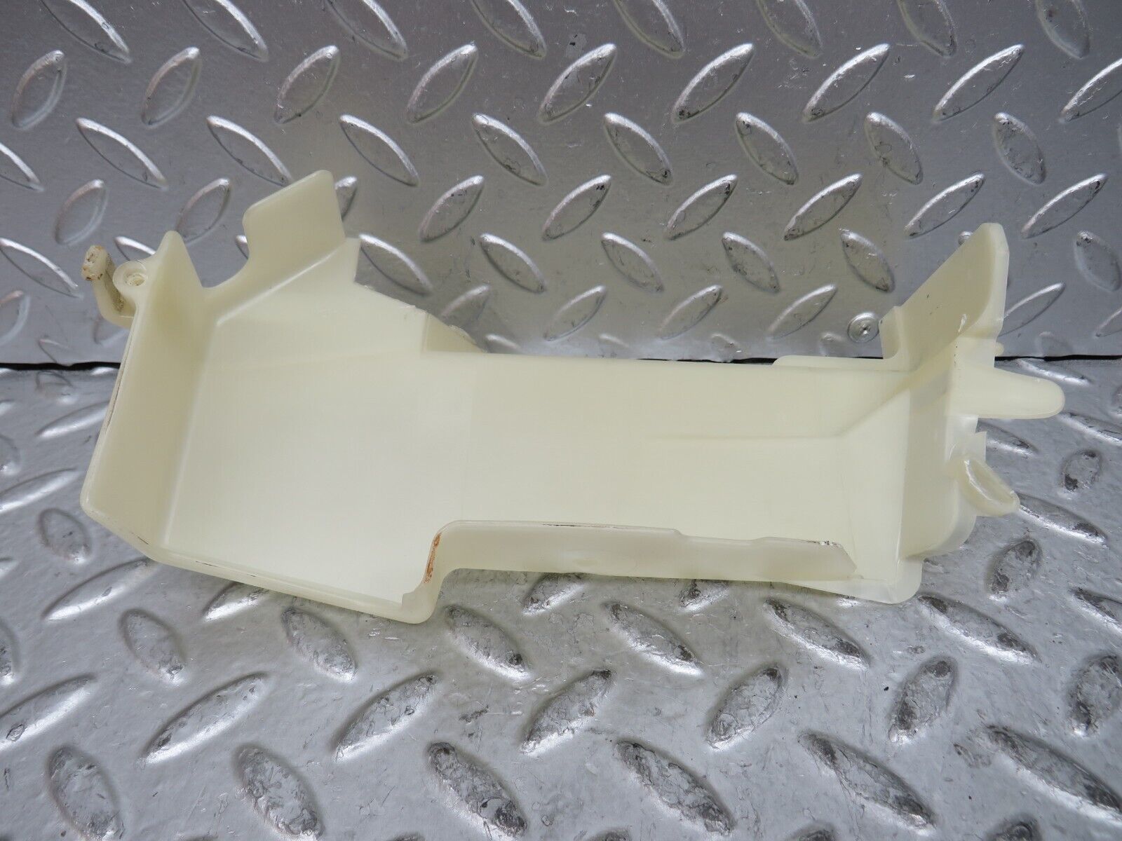 29111 Mercedes-Benz C124 320CE Left Door Lock Mechanism Cover 1247231908