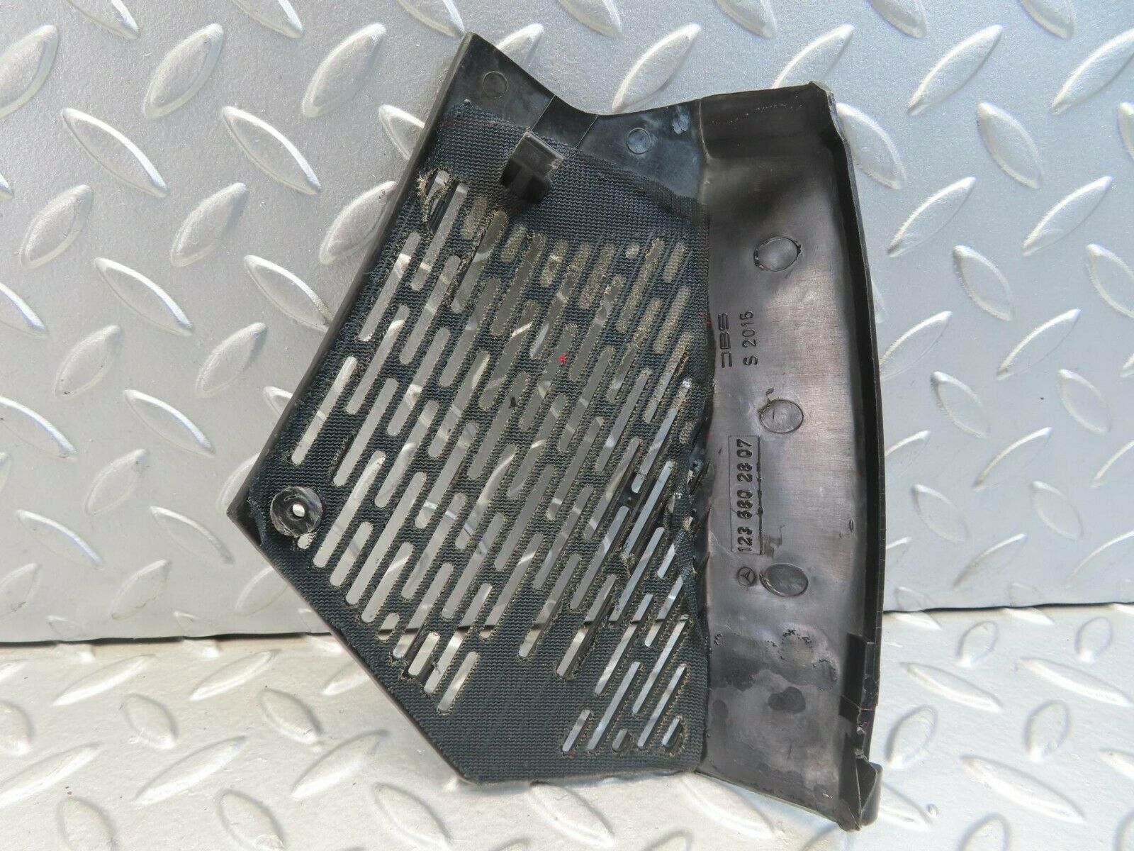 11490 Mercedes-Benz C123 230CE Coupe Right Speaker Cover Black 1236802807