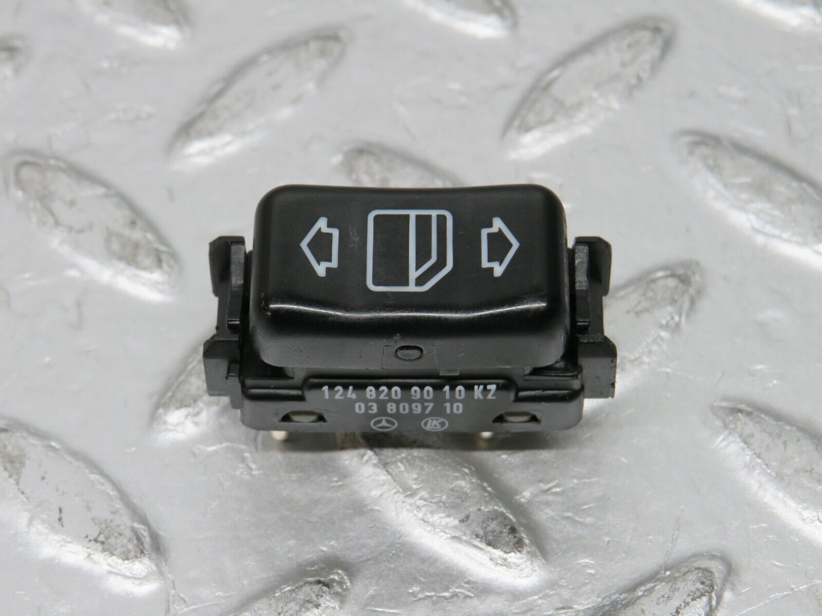 31381 Mercedes-Benz S124 220TE Electric Window Switch Right Side 1248209010