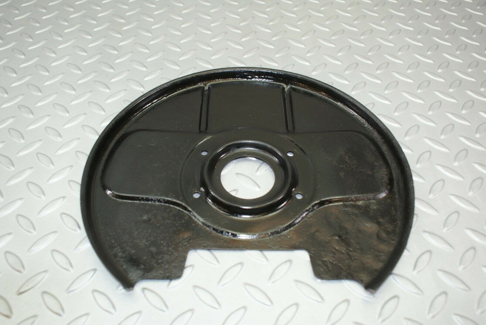 3208 Mercedes-Benz W115 220D Rear Brake Disc Protection Plate