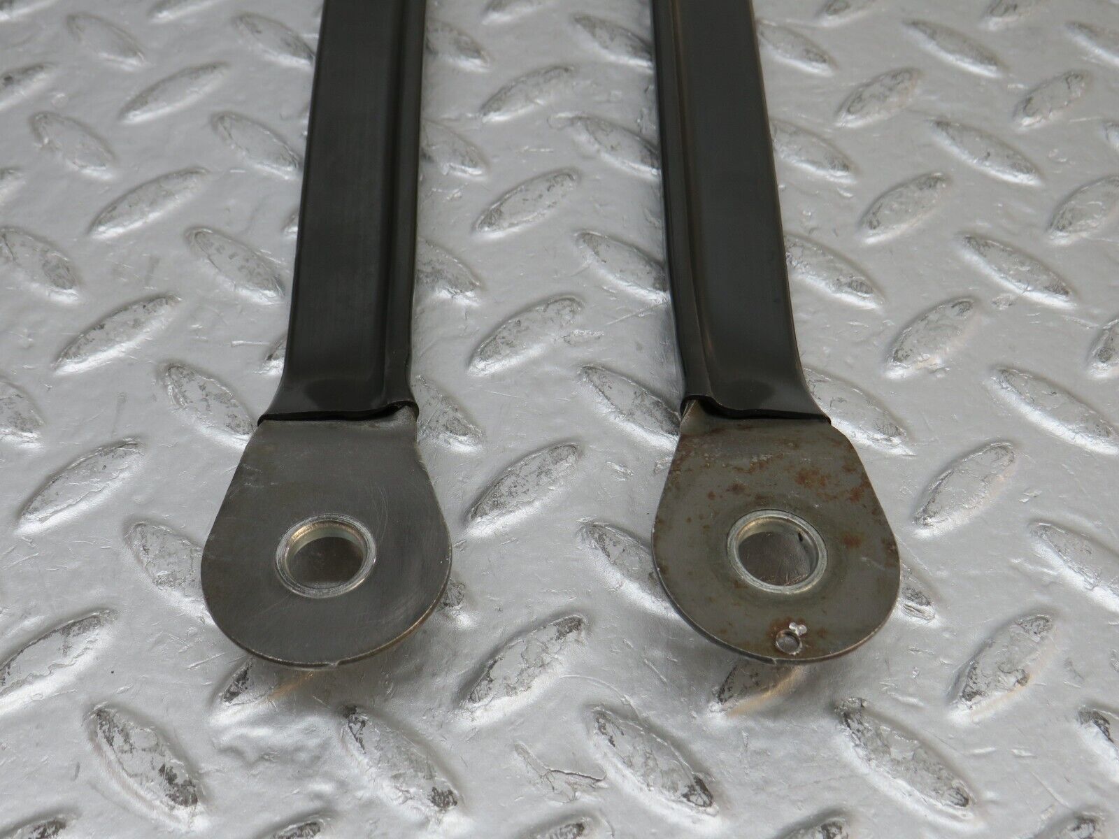 37972 Mercedes-Benz A124 320E Cabriolet Front Seat Belt Runner Pair