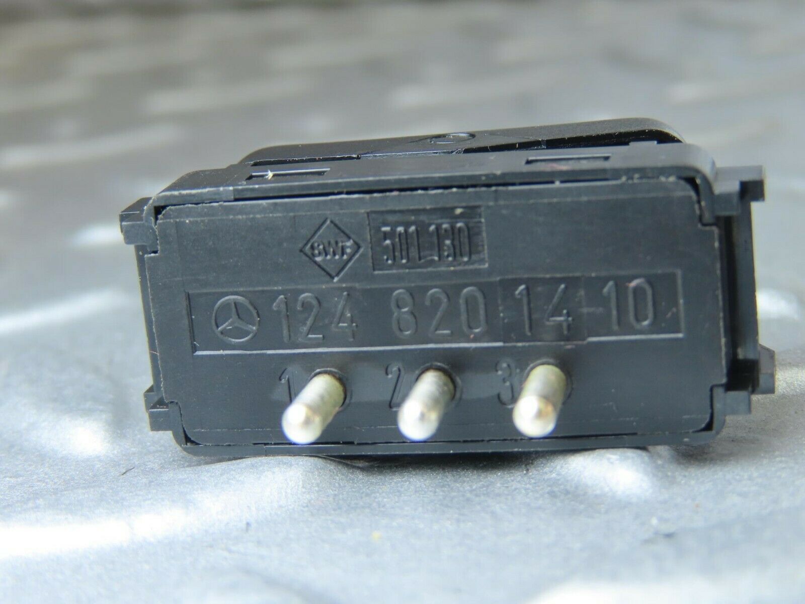 9261 Mercedes-Benz C124 300CE Coupe Rear Interior Light Switch 1248201410