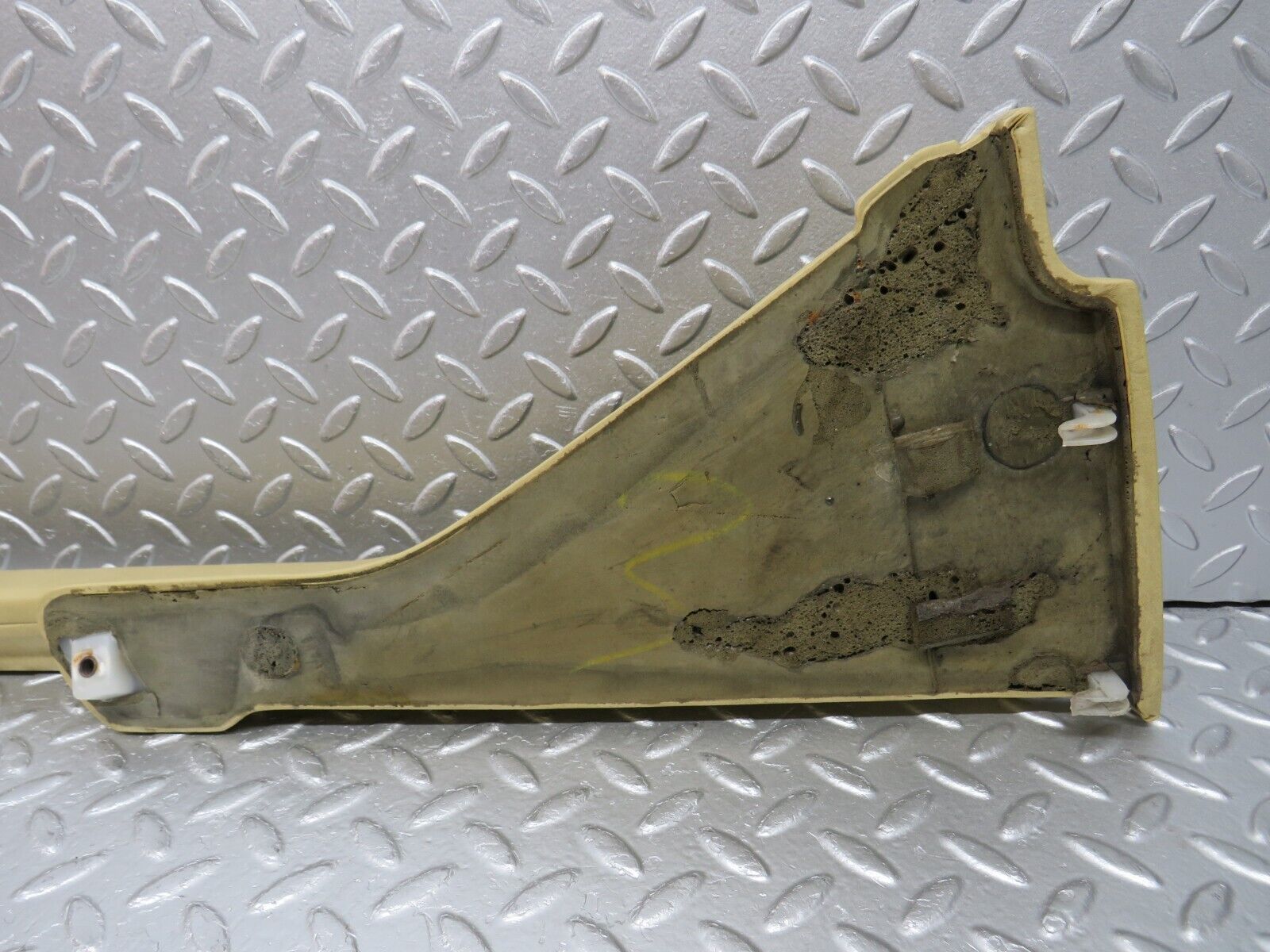 34286 Mercedes-Benz C126 380SEC Coupe Left Door Handle Arm Rest