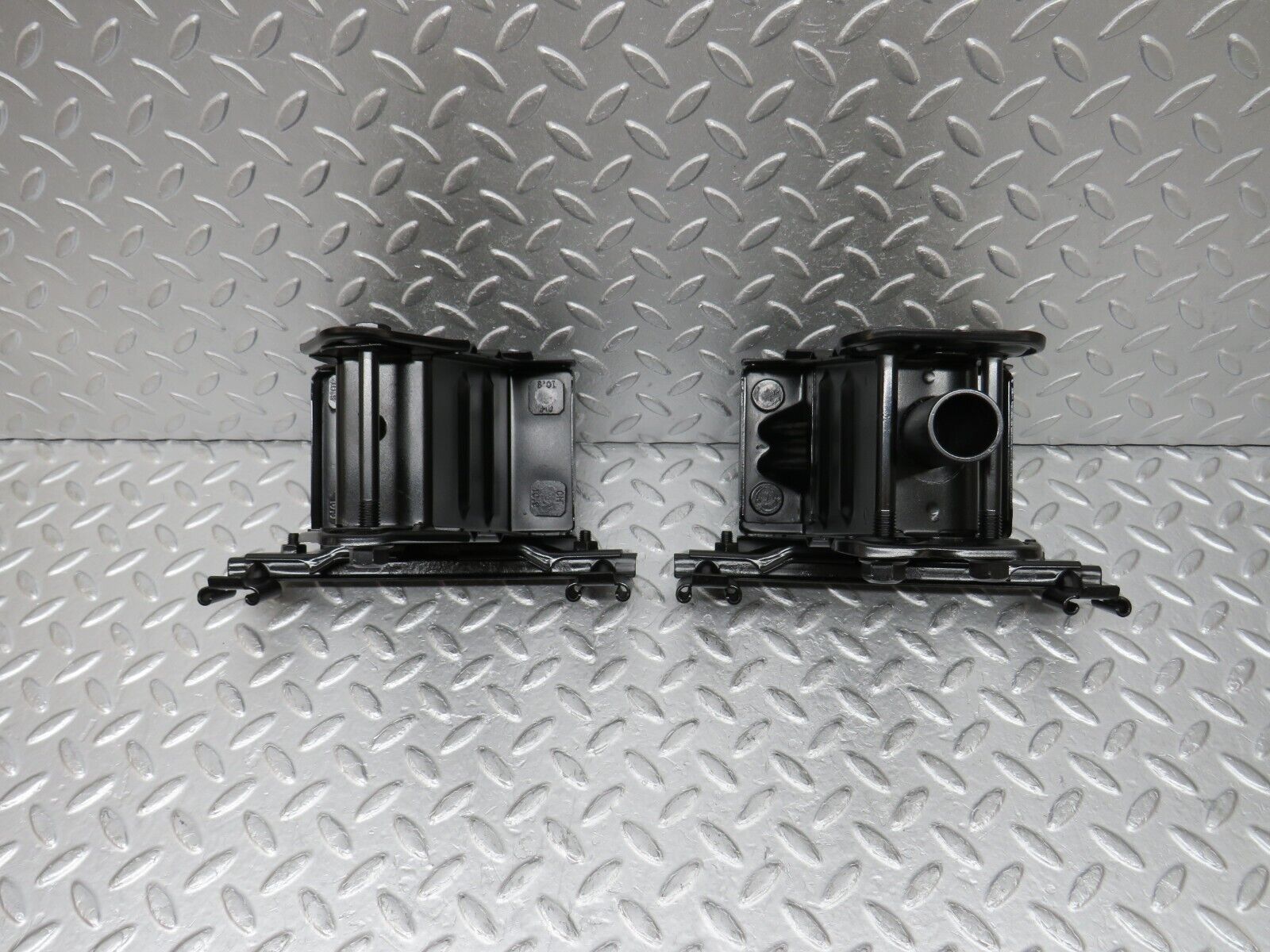 35255 Mercedes-Benz W221 Rear Bumper Reinforcement Crash Bar Bracket